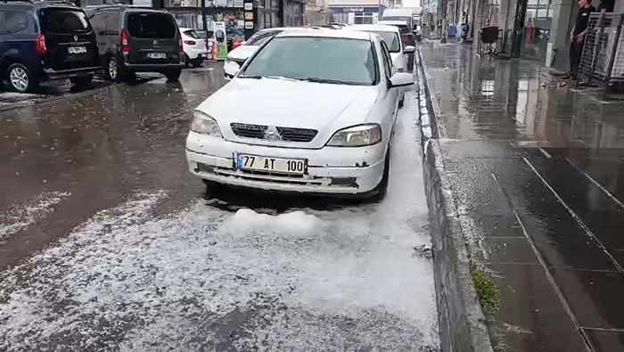 kars-ta-aniden-bastiran-dolu-hayati-olumsuz-etkiledi