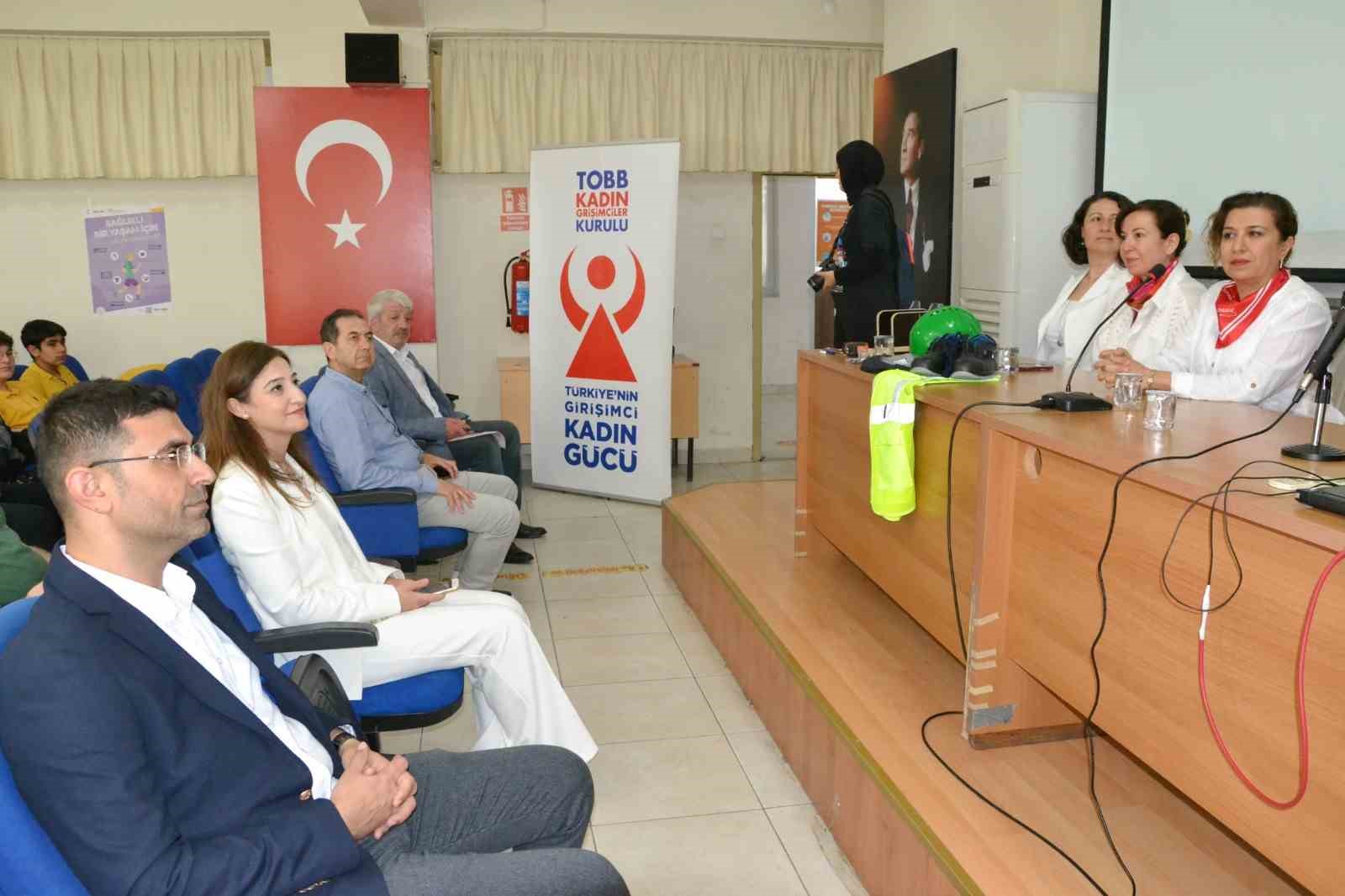 ataturk-un-izinde-ureten-genclik-manisa-da-bulustu