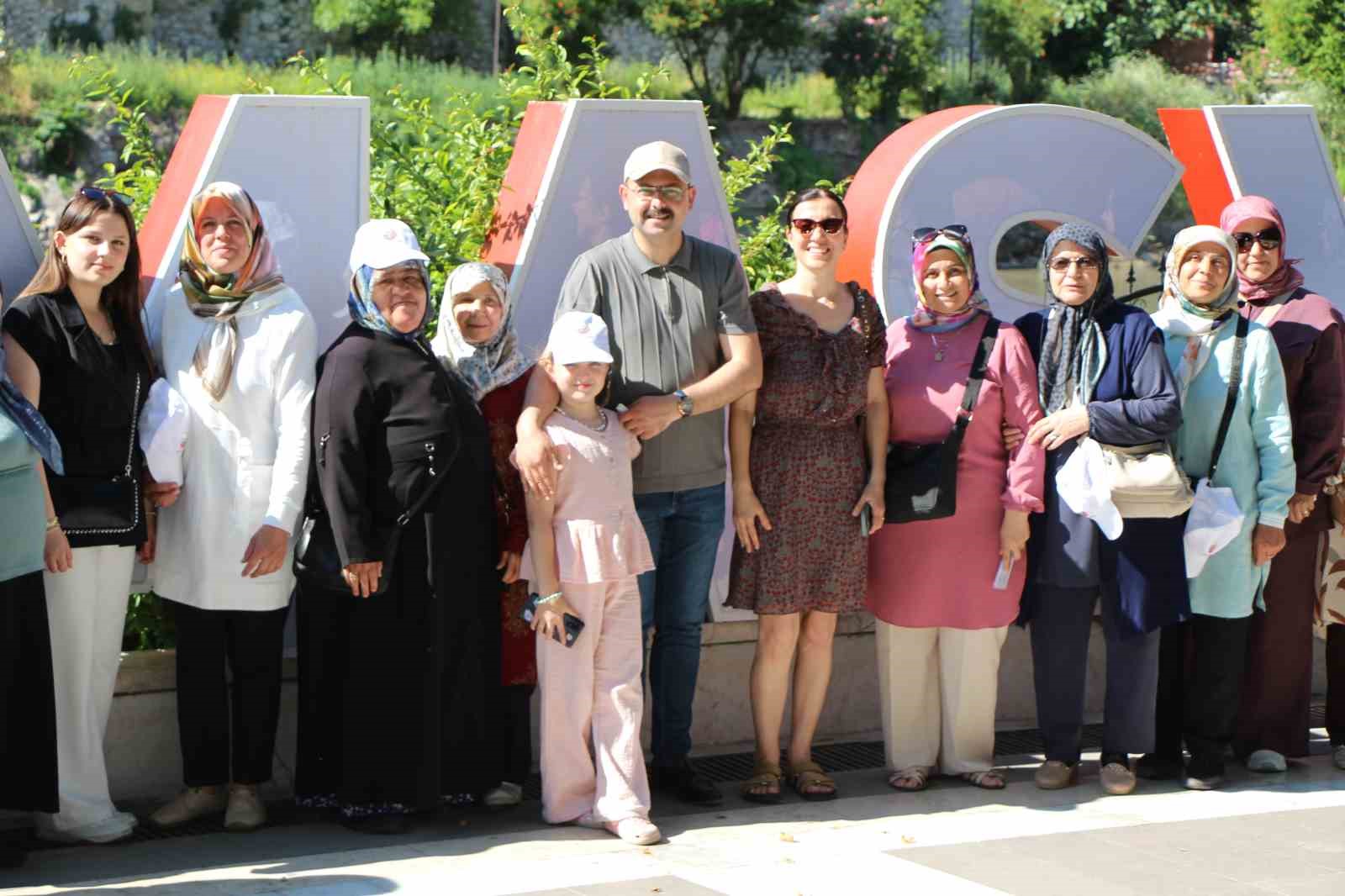 tosya-da-isteyen-vatandasa-ucretsiz-gunubirlik-tatil-2-bin-tosyali-amasya-yi-gezecek