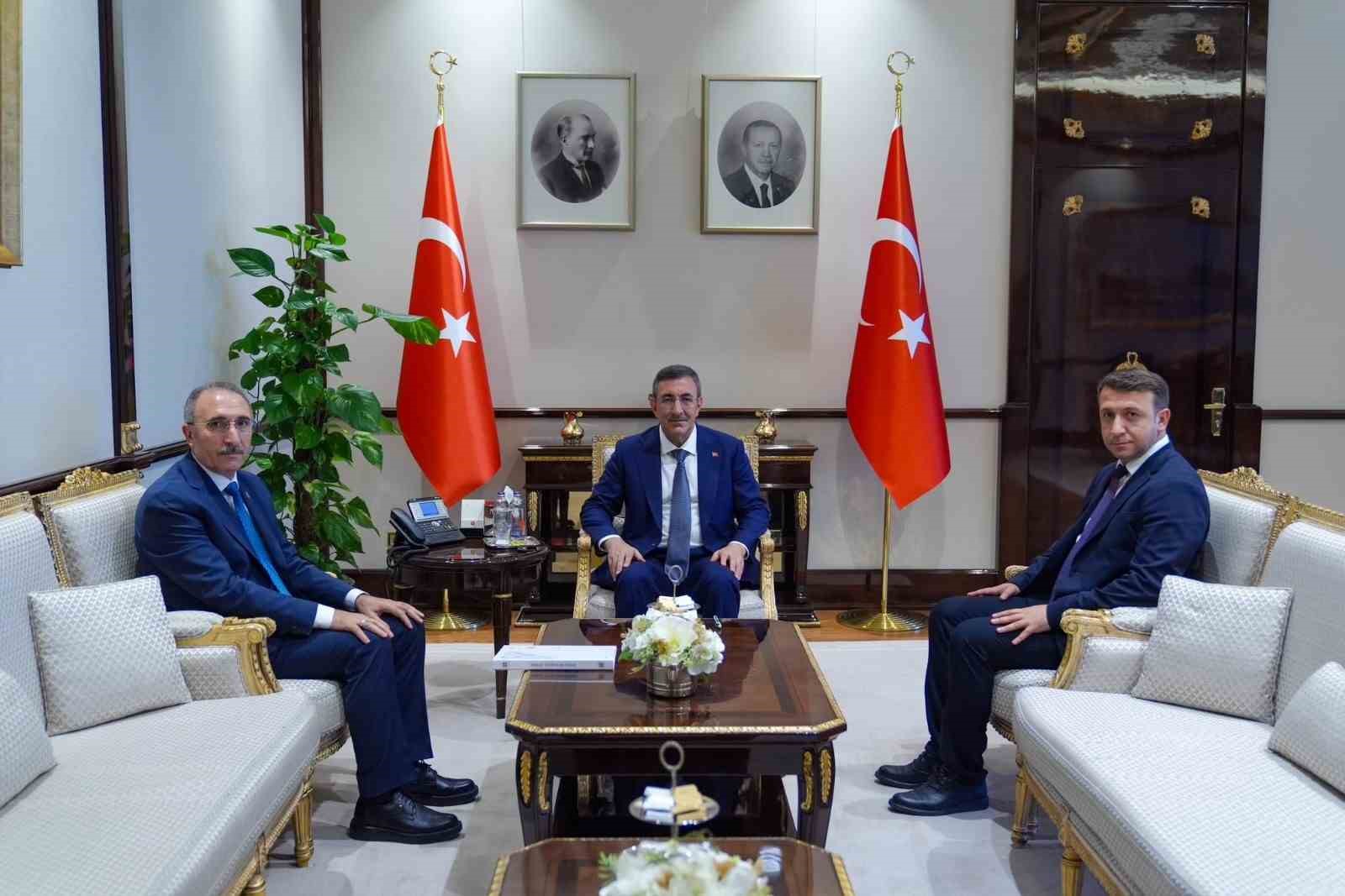 fu-rektoru-goktas-cumhurbaskani-yardimcisi-yilmaz-i-ziyaret-etti