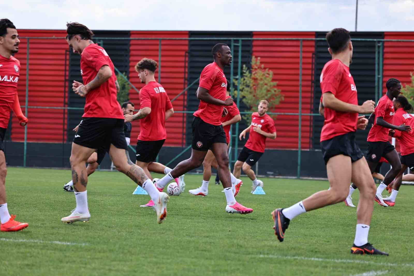 corum-fk-besiktas-mesaisine-devam-etti