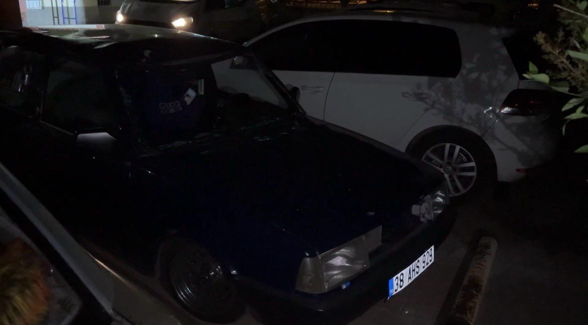 kayseri-de-otomobil-yayaya-carpip-kacti-1-agir-yarali