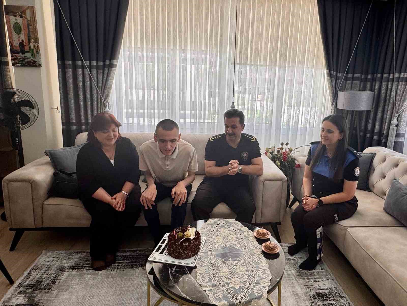 emir-bugra-ya-anlamli-dogum-gunu-surprizi