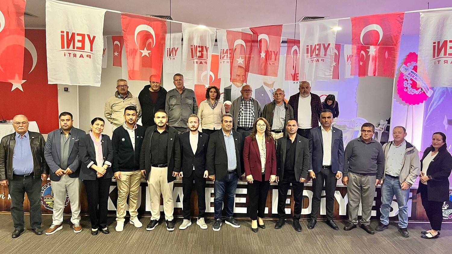yeni-parti-kula-da-esen-cinar-yeniden-baskan