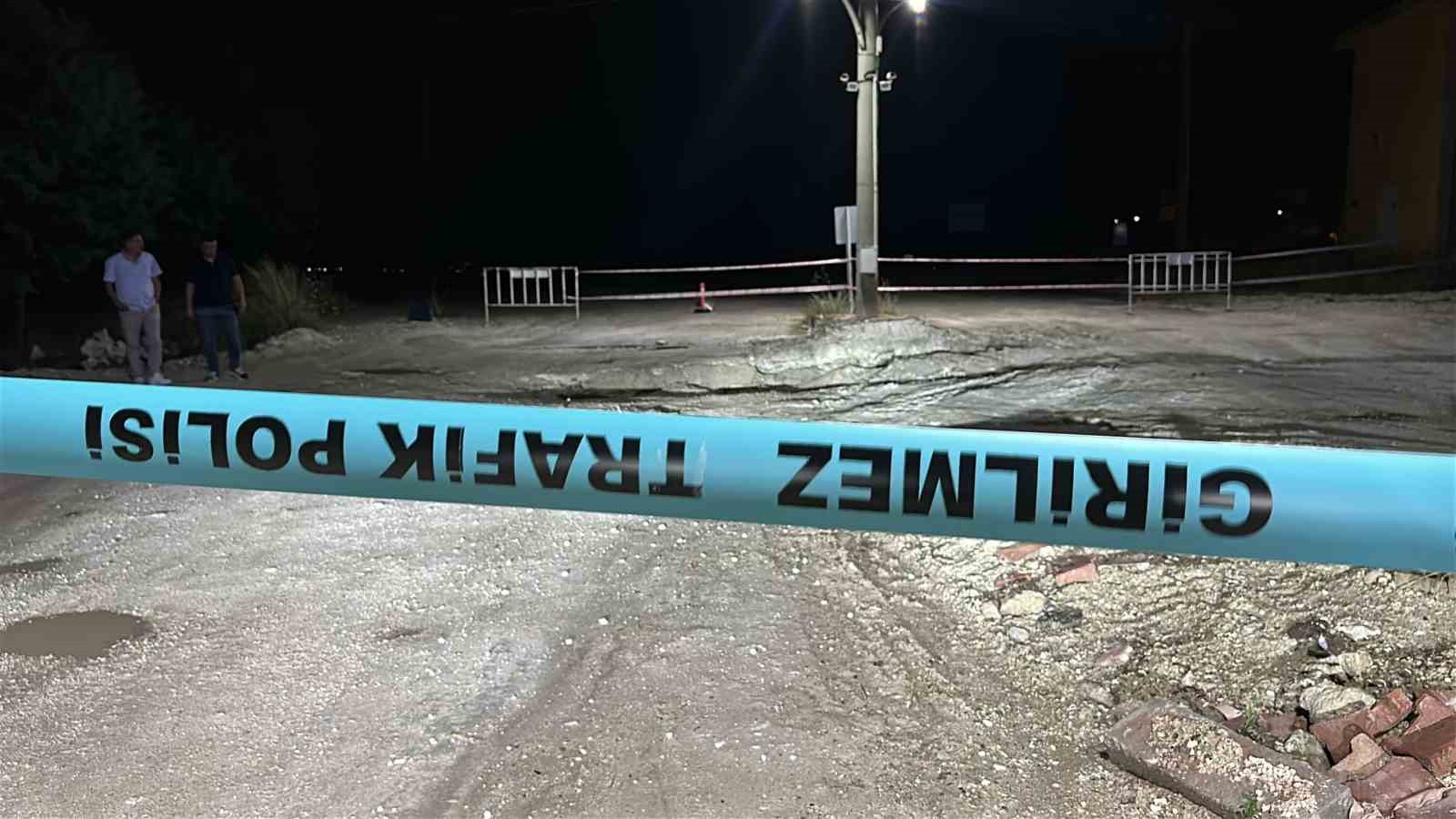 burdur-da-siddetli-yagis-sonrasi-koprude-cokme-meydana-geldi