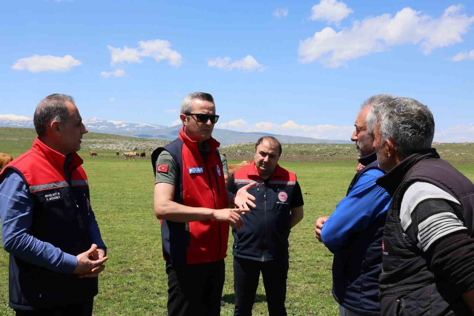 kars-ta-hayvanciligin-gelecegi-masaya-yatirildi