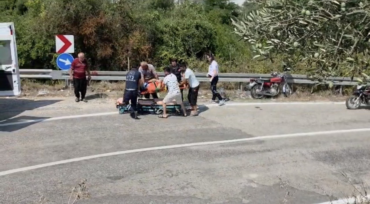 osmaniye-de-motosiklet-bariyere-carpti-2-yarali