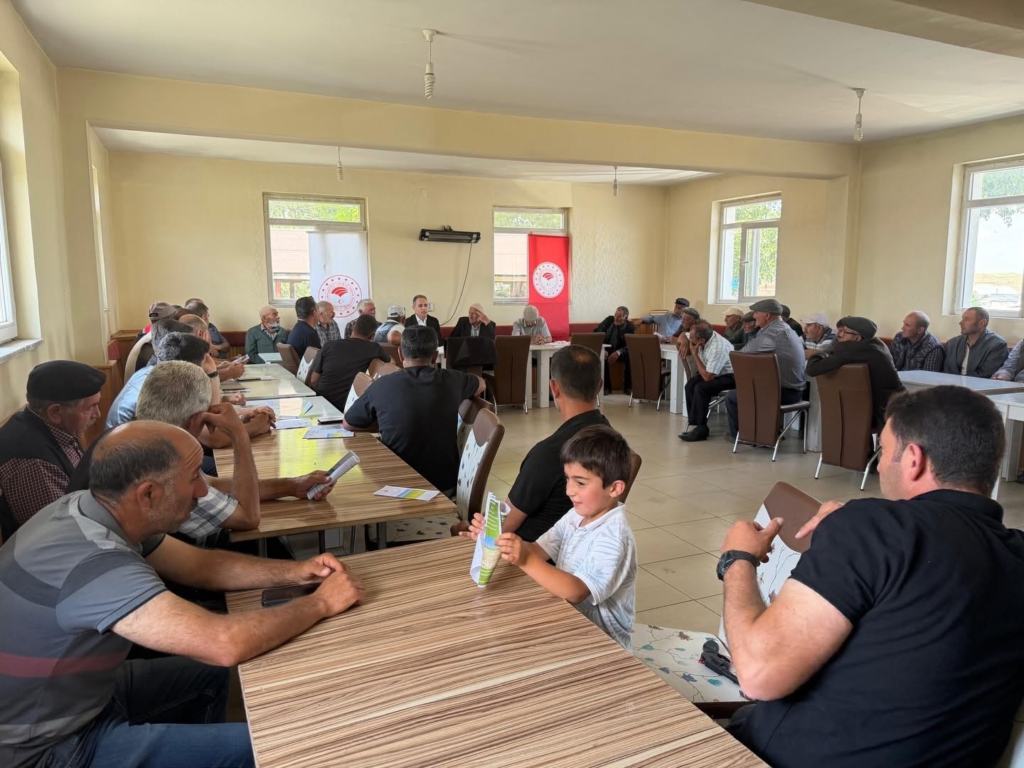 tarim-ve-orman-muduru-enver-aydin-ureticilerle-bulustu