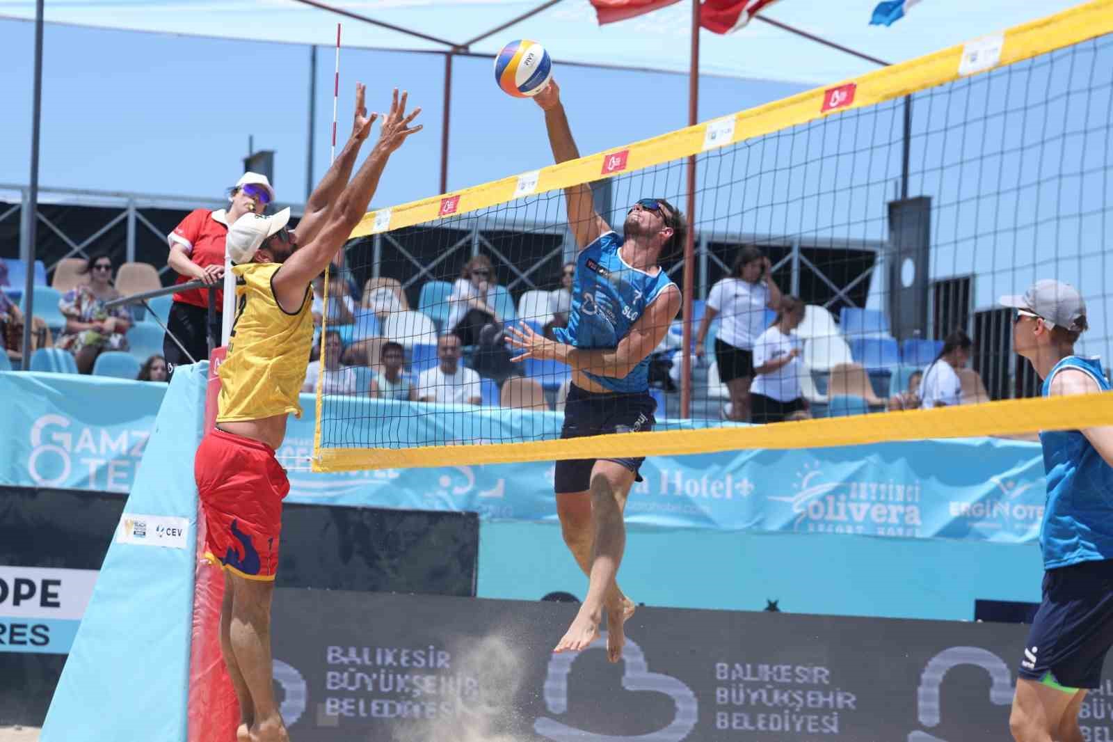 plaj-voleybolu-dunya-turu-nda-balikesir-etabi-sona-erdi