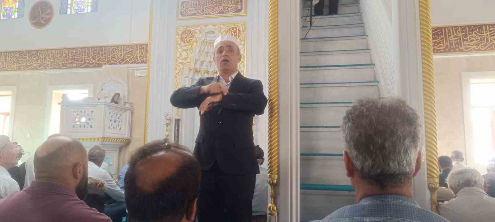 hakkari-de-cuma-hutbesi-isaret-diliyle-anlatildi