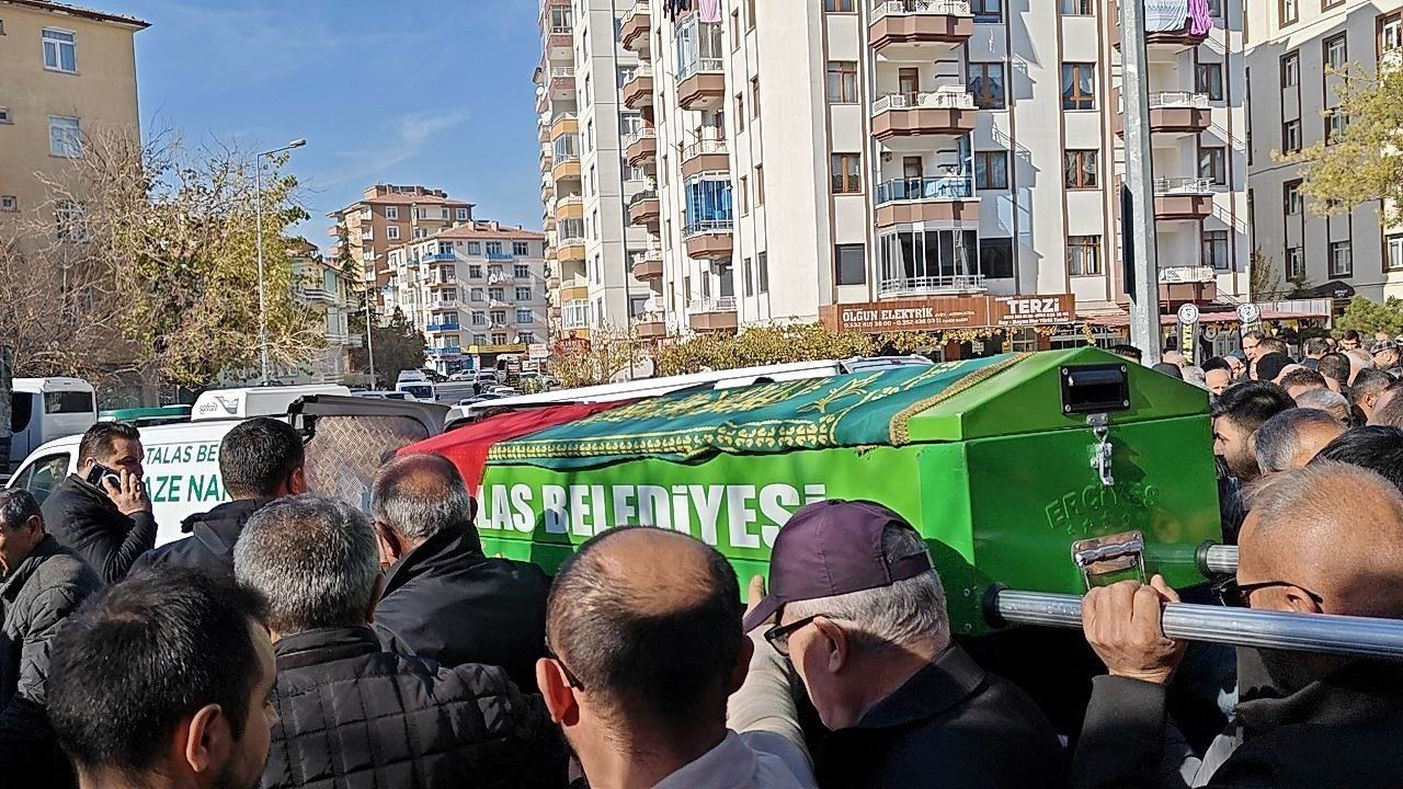 kayseri-de-2-cocuk-annesini-av-tufegiyle-olduren-saniga-agirlastirilmis-muebbet