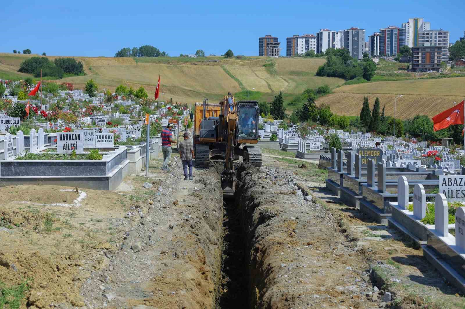 heyelan-yasanan-derecik-sehir-mezarligi-nda-iyilestirme-calismalari