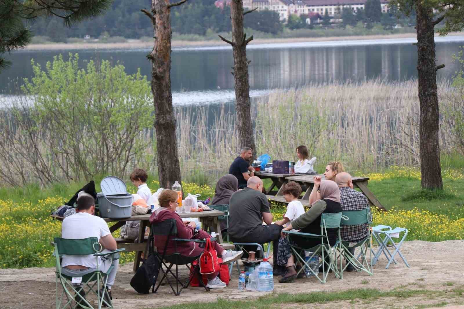 bolu-daki-milli-parklara-bayramda-ziyaretci-akini