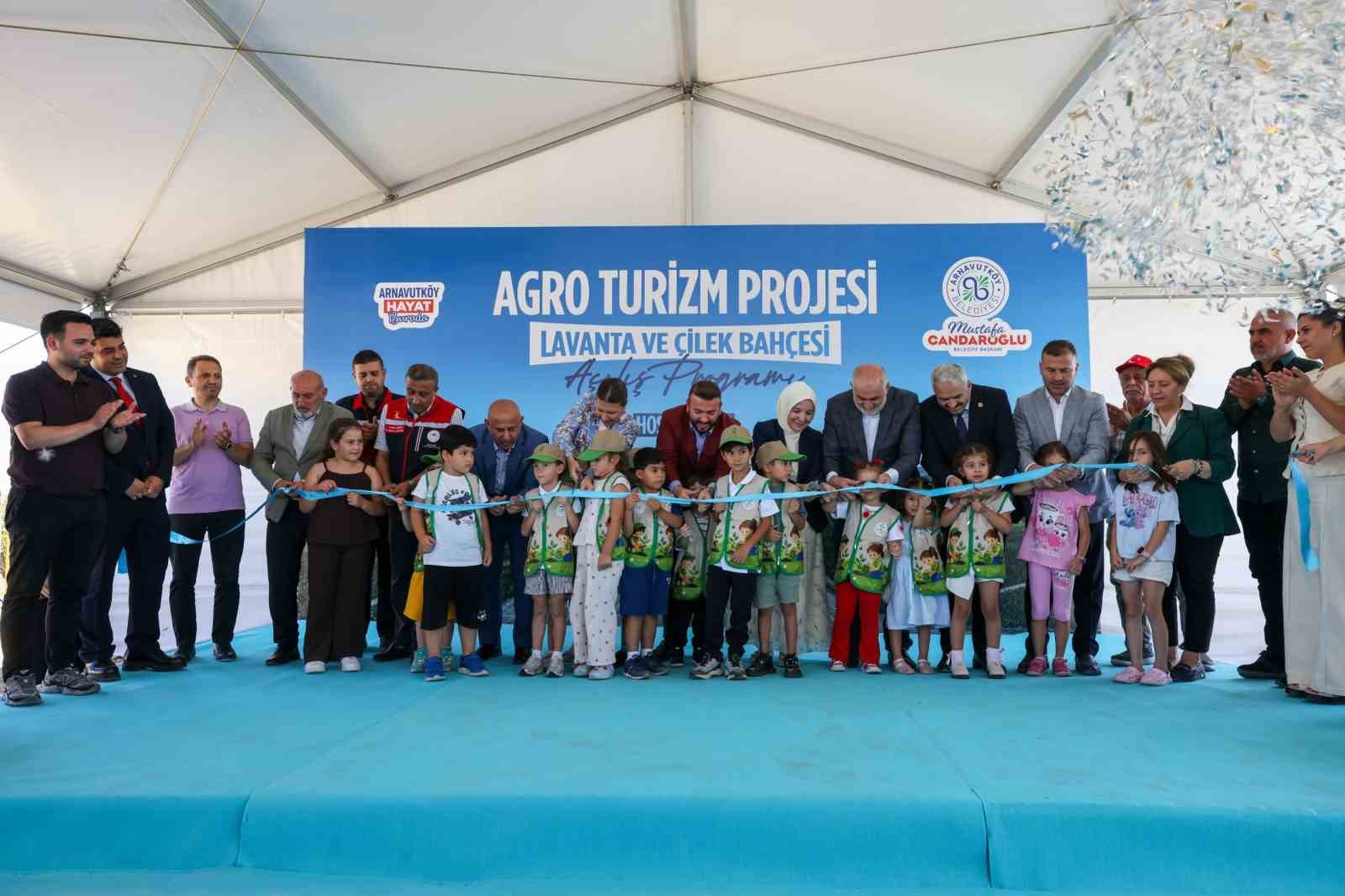 arnavutkoy-de-tarim-turizmi-projesi-cilek-ve-lavanta-bahcesi-acilis-toreni-gerceklestirildi