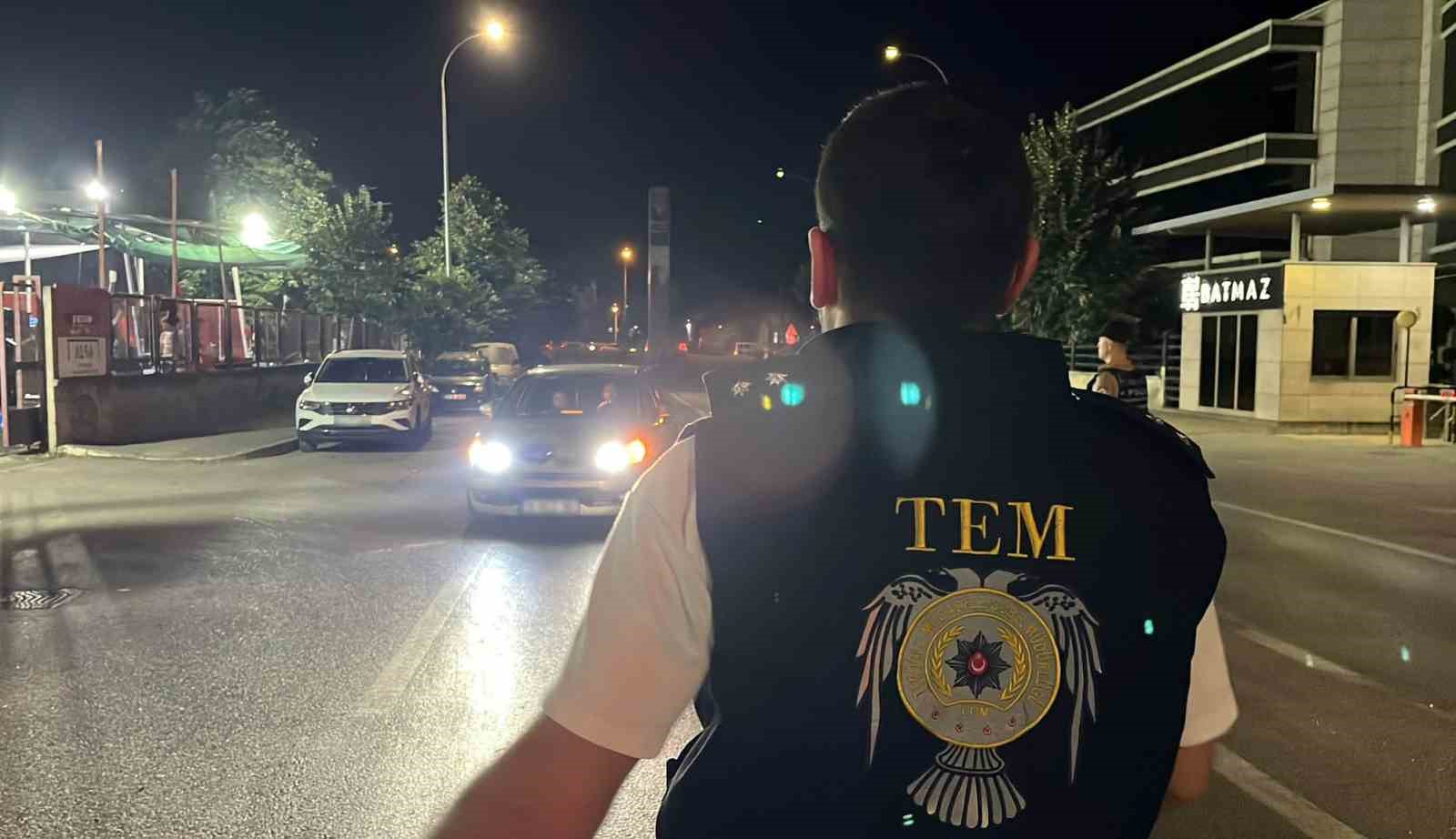 bursa-da-iki-ilce-abluka-altina-alindi-polis-kus-ucurtmadi