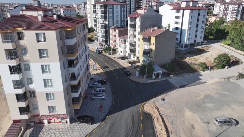 nigde-de-altyapisi-tamamlanan-bolgelerde-asfalt-calismalari-suruyor