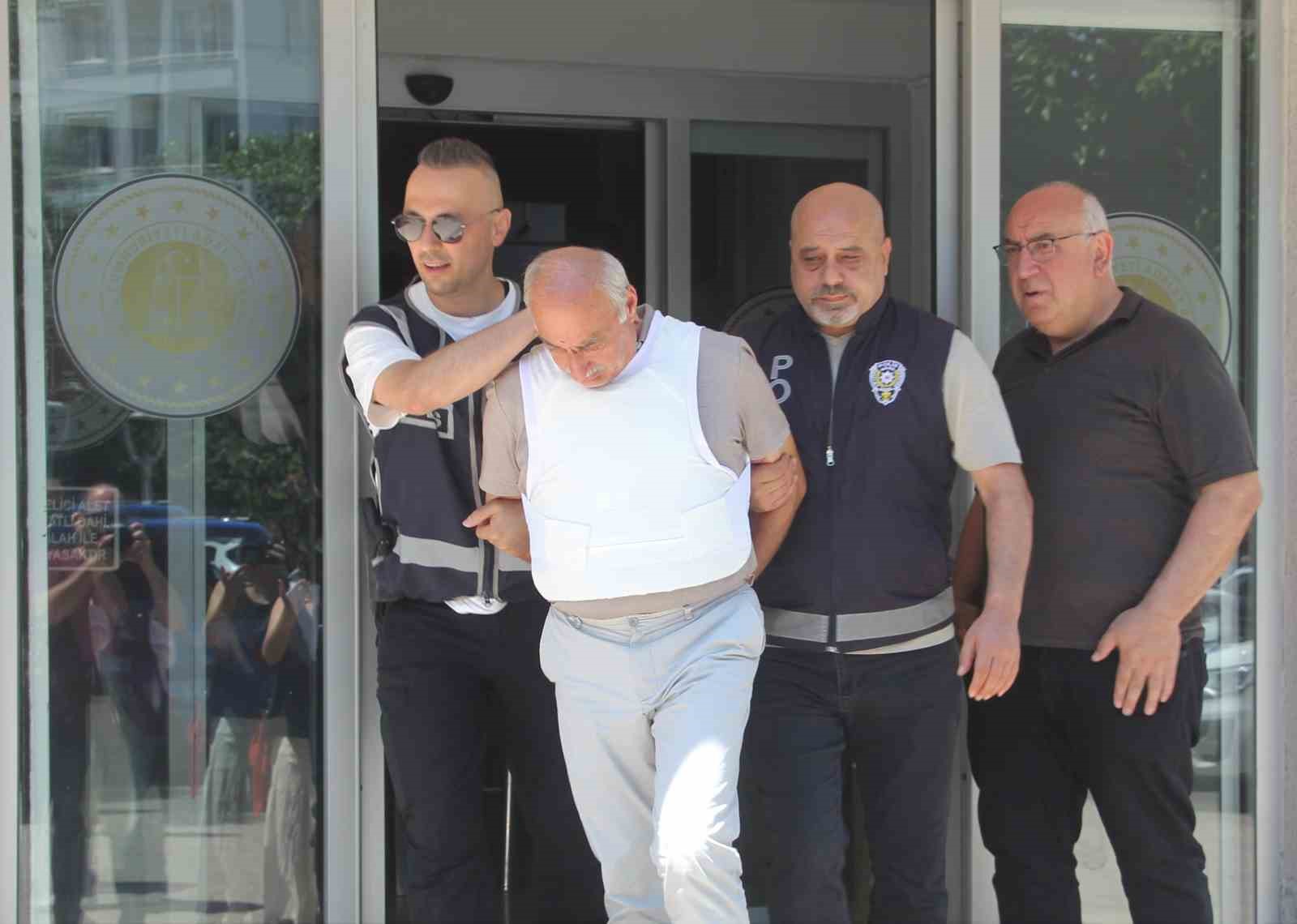 kardes-katliaminda-zanli-tutuklandi-celik-yelekle-cezaevine-goturuldu