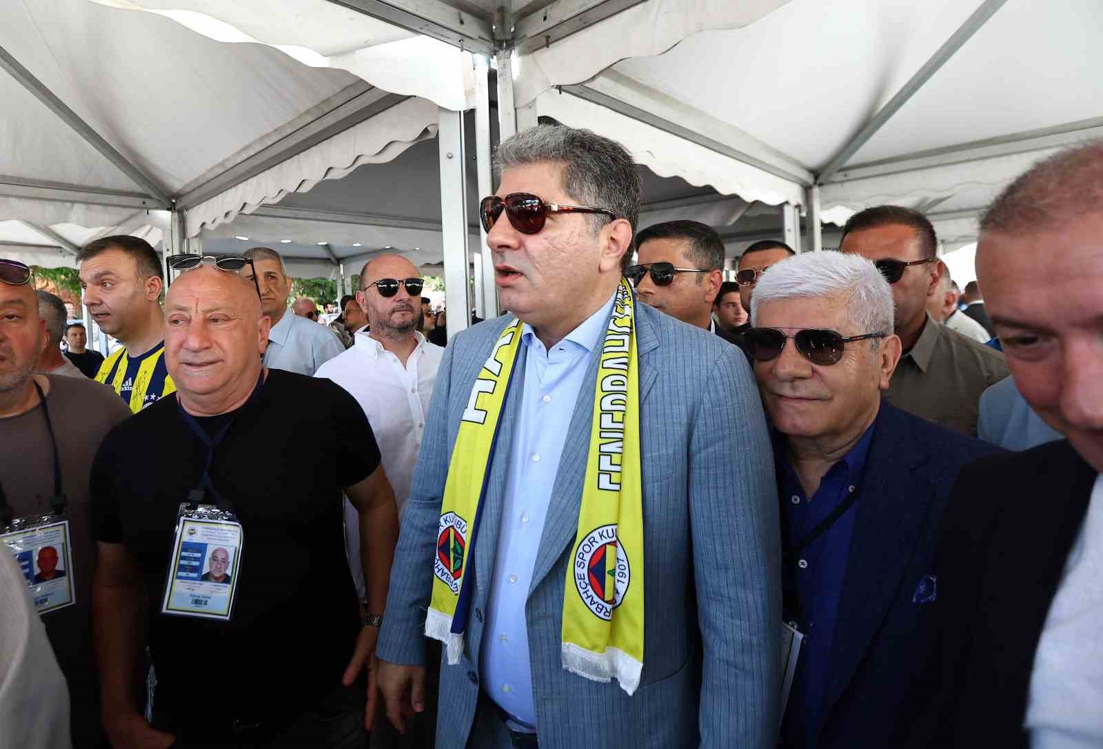 fenerbahce-genel-kurulunda-baskan-adaylarina-yogun-ilgi