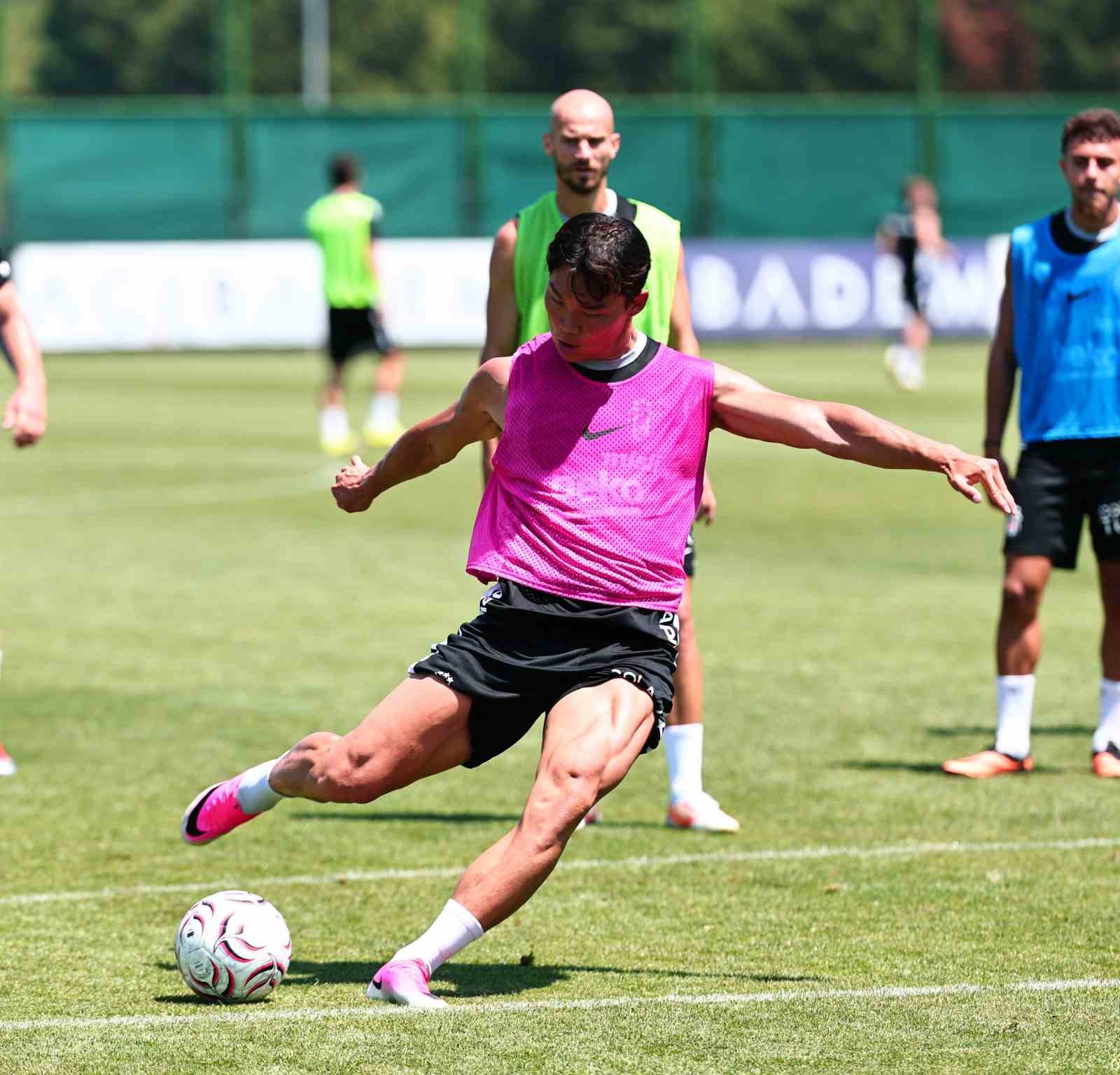 besiktas-ta-fc-midtjylland-maci-hazirliklari-devam-etti