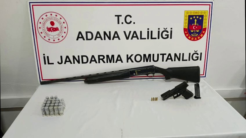 jandarmadan-kacak-silah-operasyonu-4-gozalti
