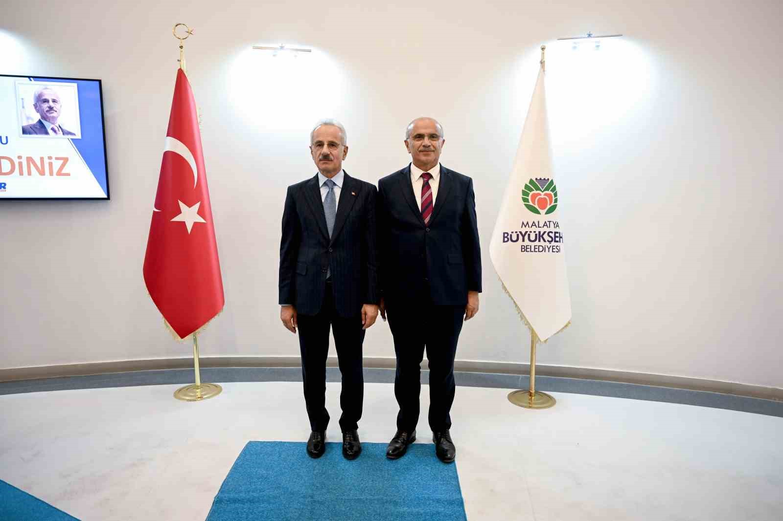 bakan-abdulkadir-uraloglu-ndan-buyuksehir-belediyesi-ne-ziyaret