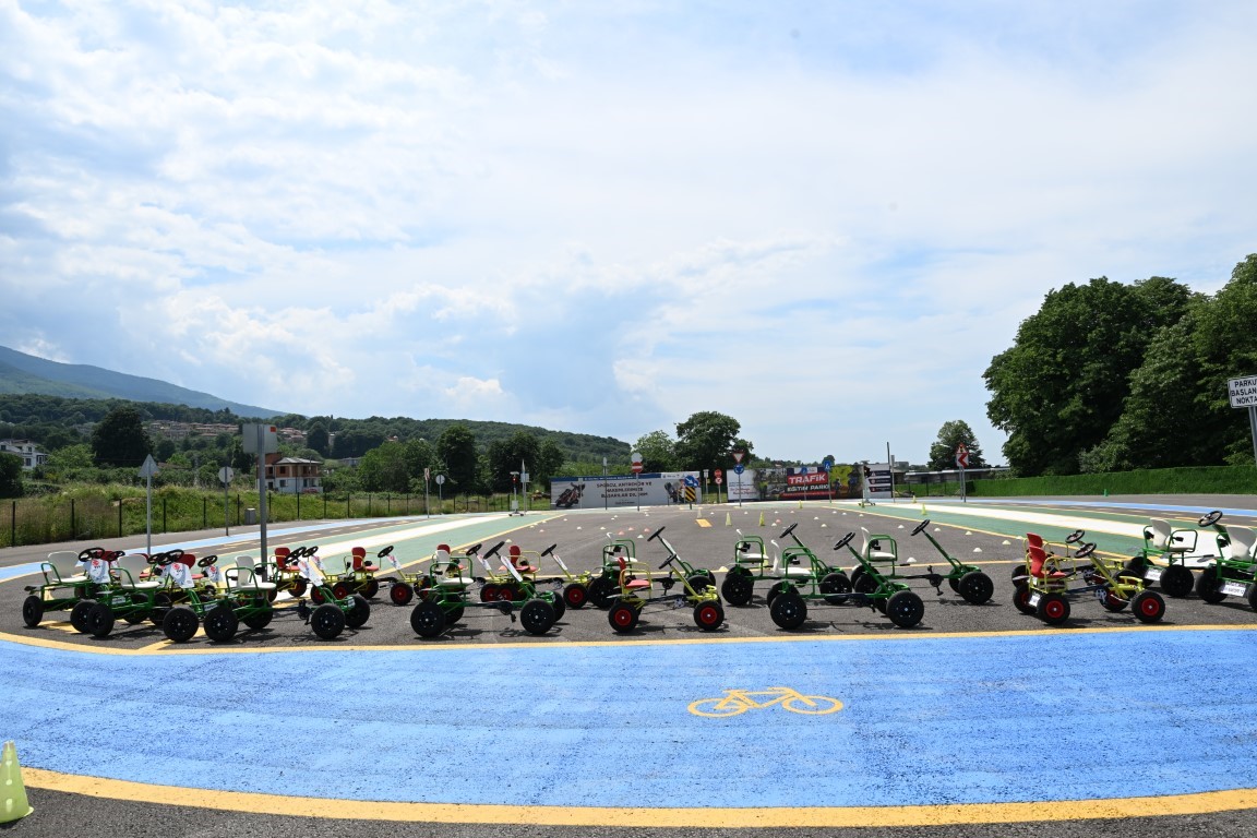 kartepe-ye-modern-trafik-egitim-parkuru-insa-edildi