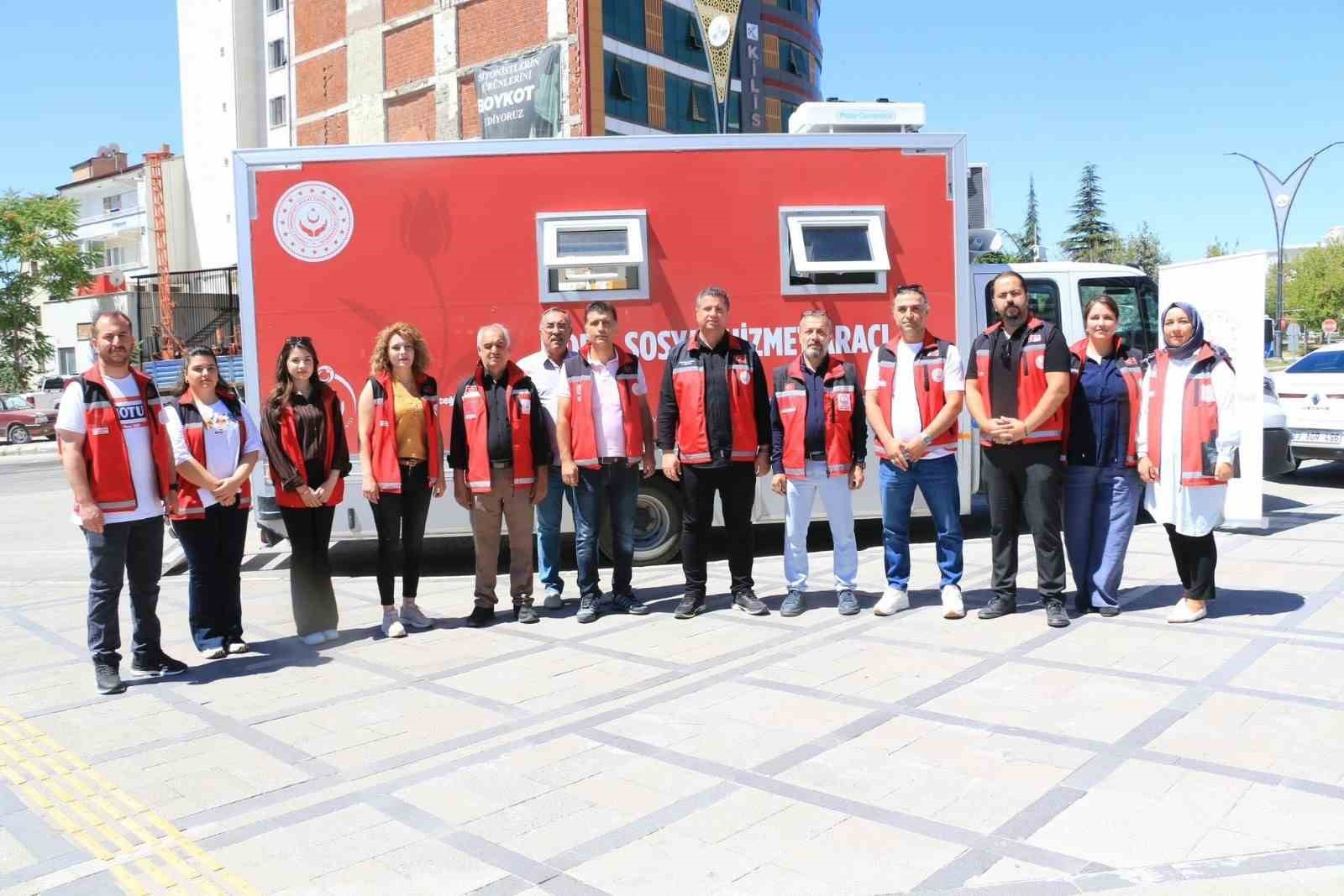 elazig-da-mobil-sosyal-hizmet-araci-vatandaslarla-bulustu