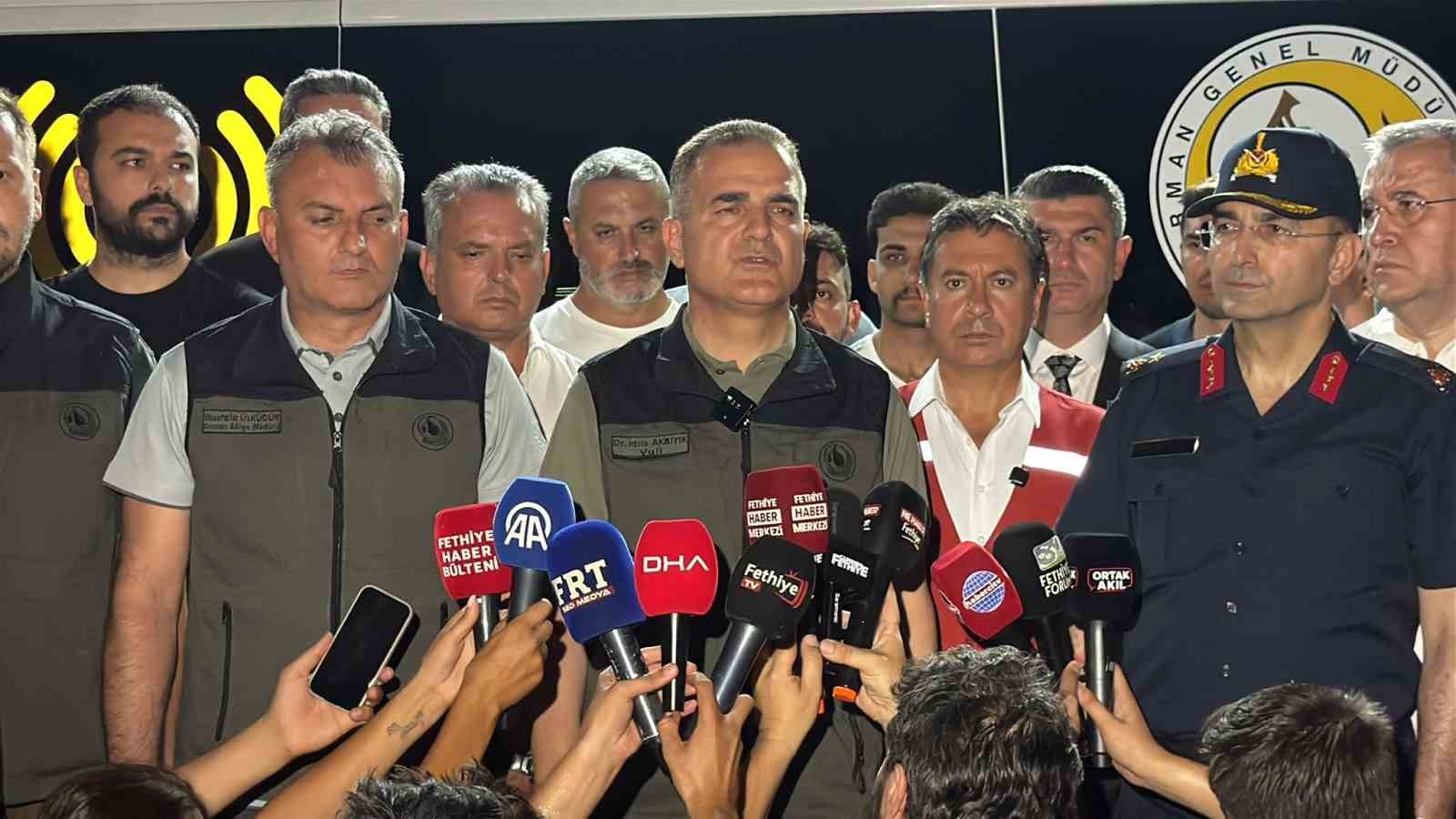 vali-akbiyik-orman-yangini-icin-417-personel-ve-126-aracla-mucadelemiz-suruyor