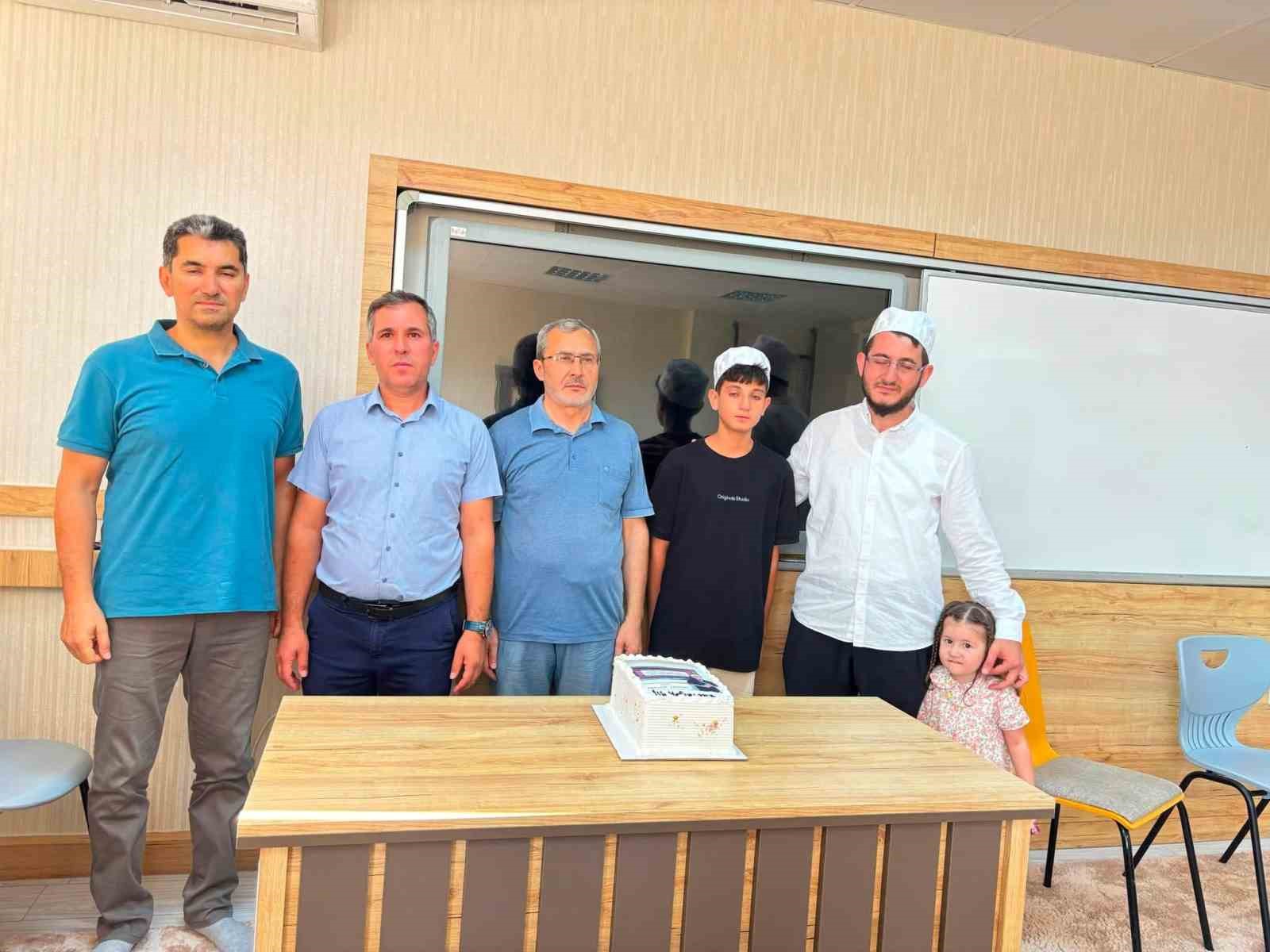 burhaniye-de-imam-hatip-ortaokulu-kur-an-kursu-ilk-meyvesini-verdi