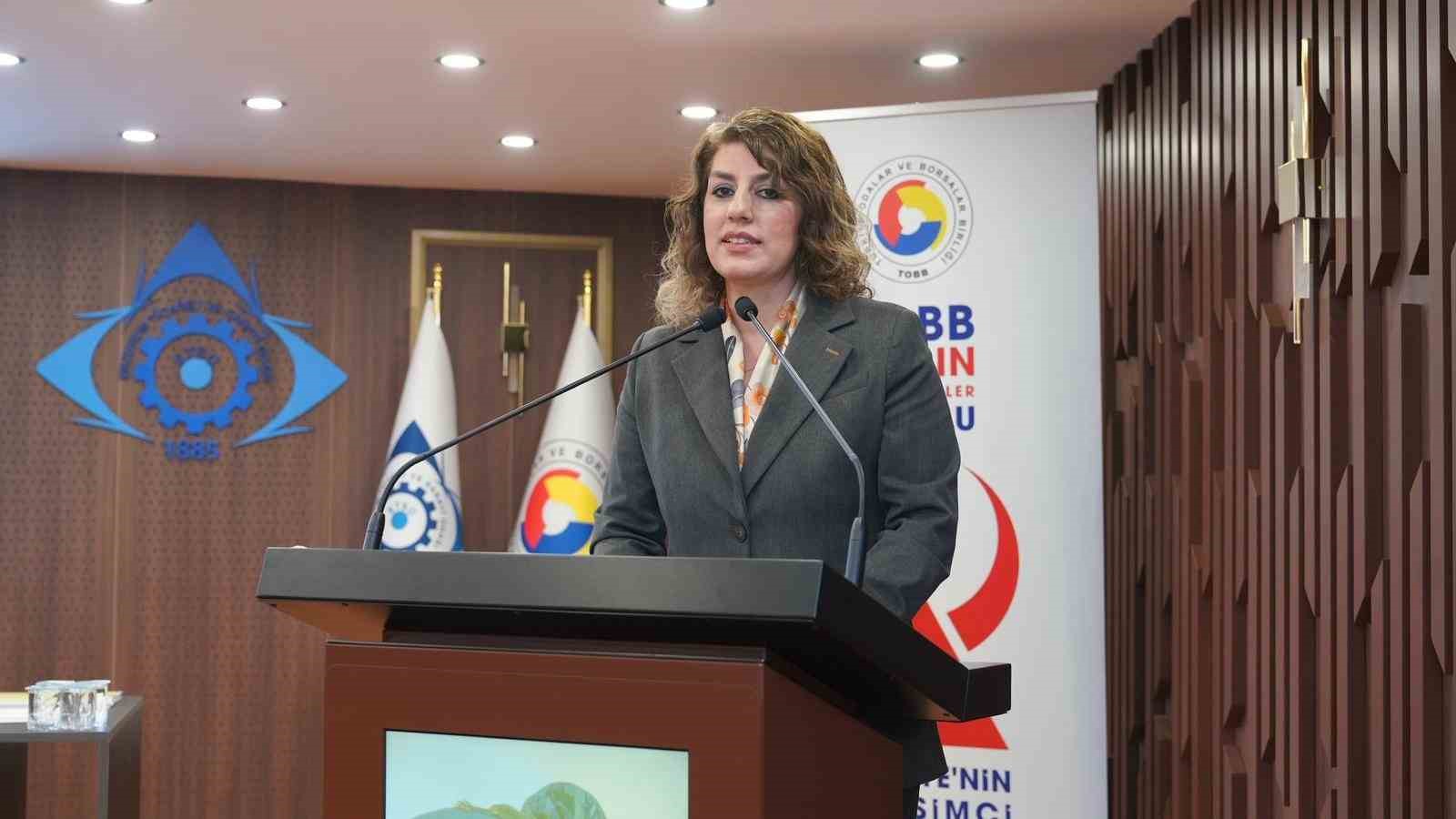 etso-da-tarimda-kadin-eli-projesiyle-200-kadin-ciftci-sertifikasini-aldi