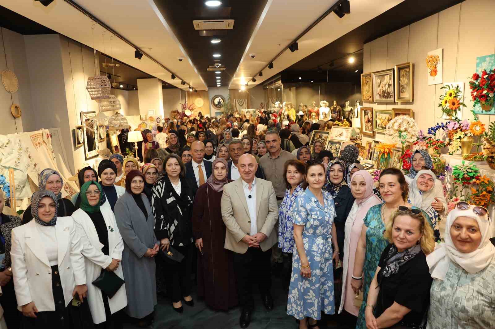 darica-da-kigem-kursiyerlerinin-yil-sonu-sergisi-acildi