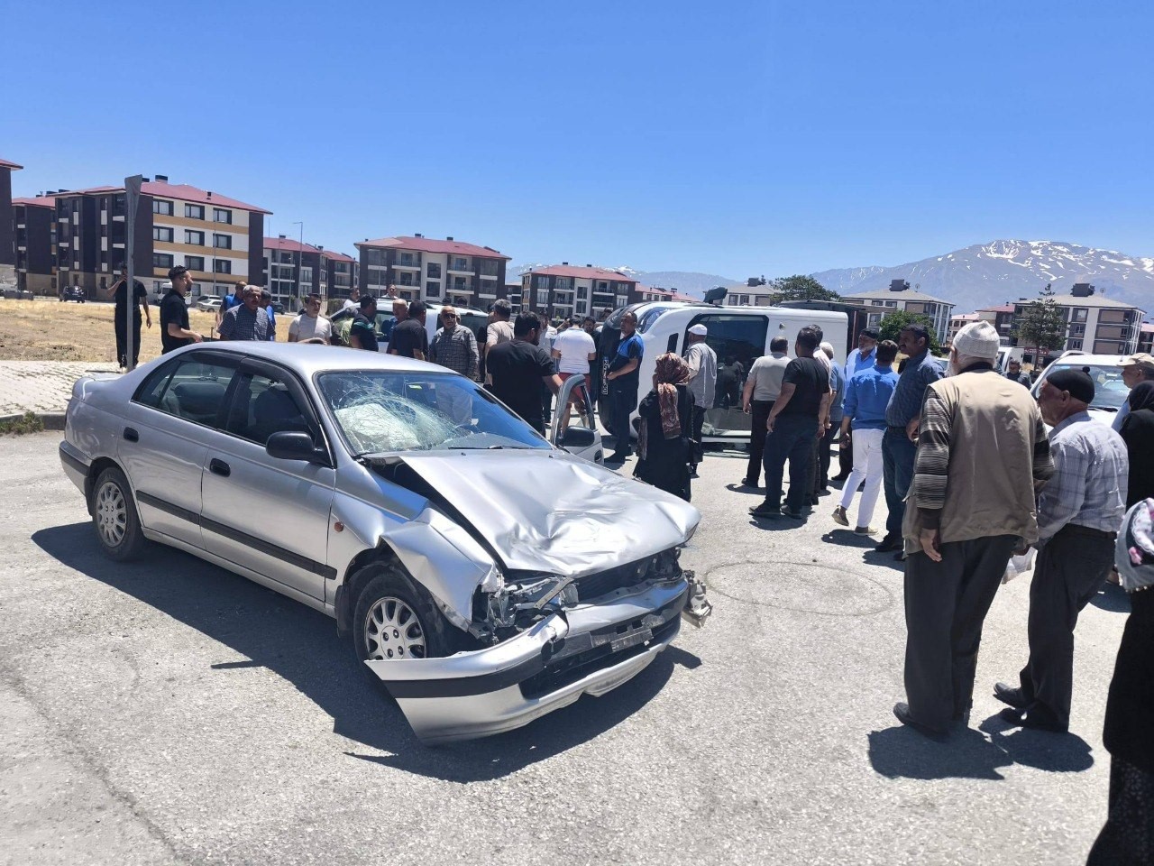 erzincan-da-maddi-hasarli-trafik-kazasi