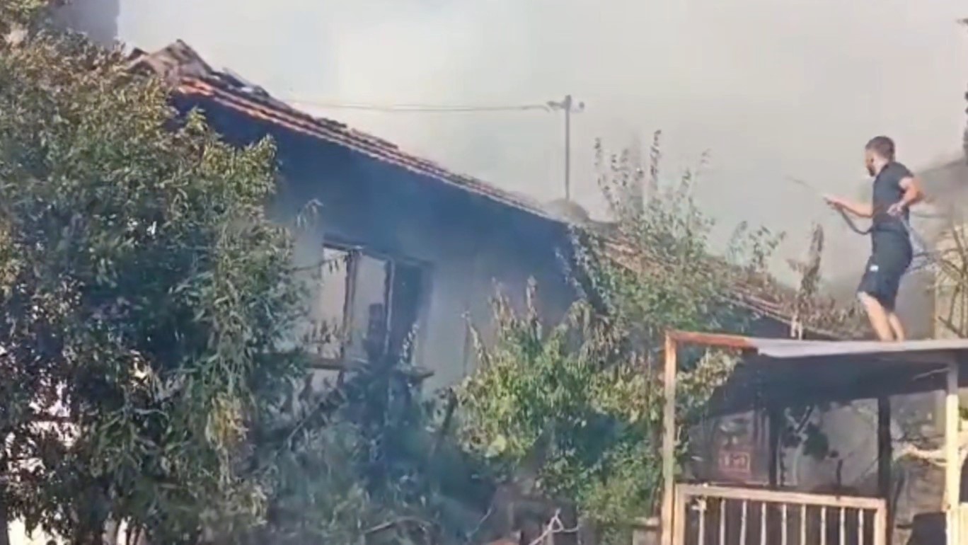 kutahya-da-ev-yangini-tek-katli-ev-kule-dondu