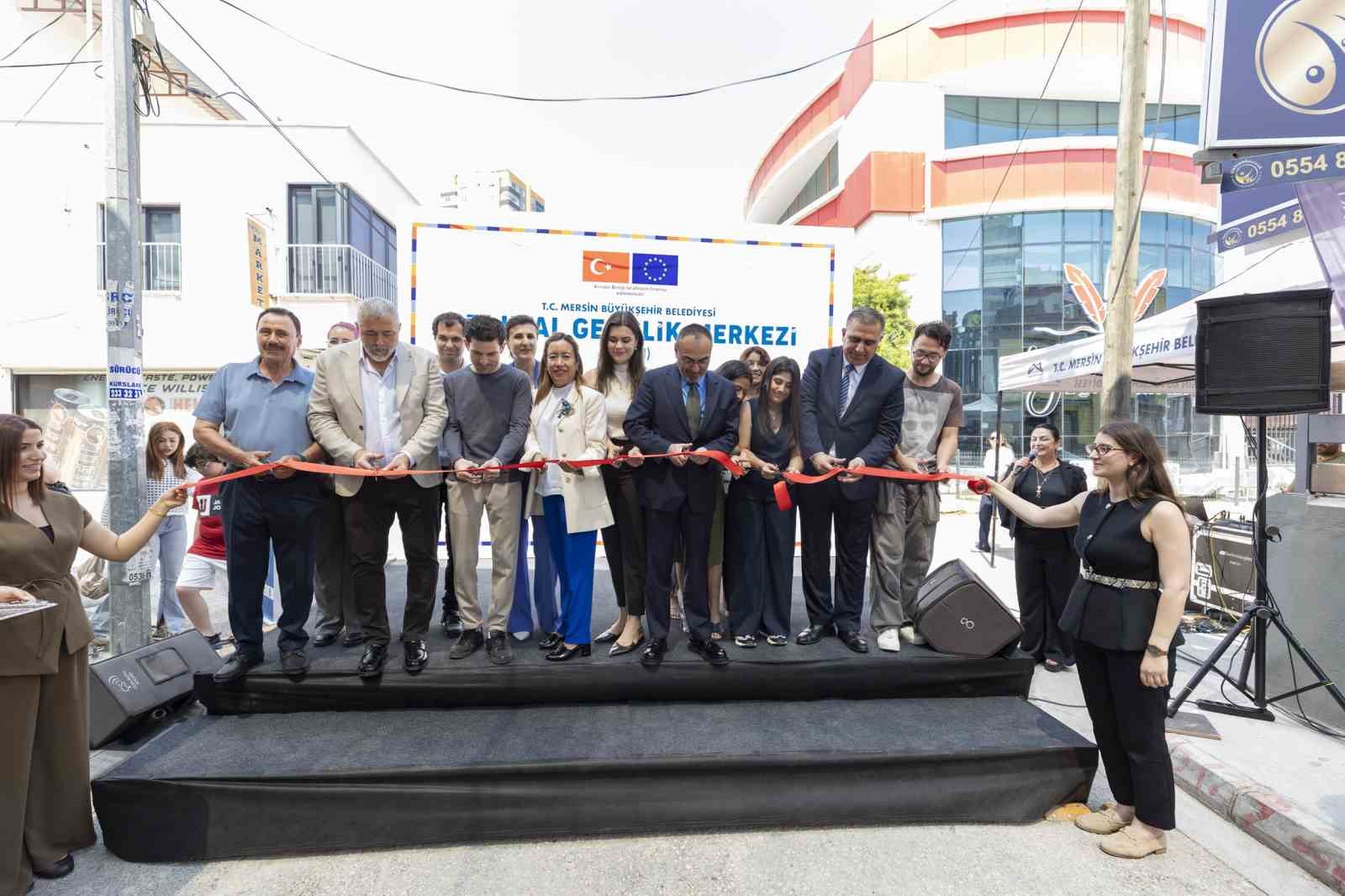 mersin-de-gencleri-gelecegin-mesleklerine-hazirlayacak-merkez-acildi
