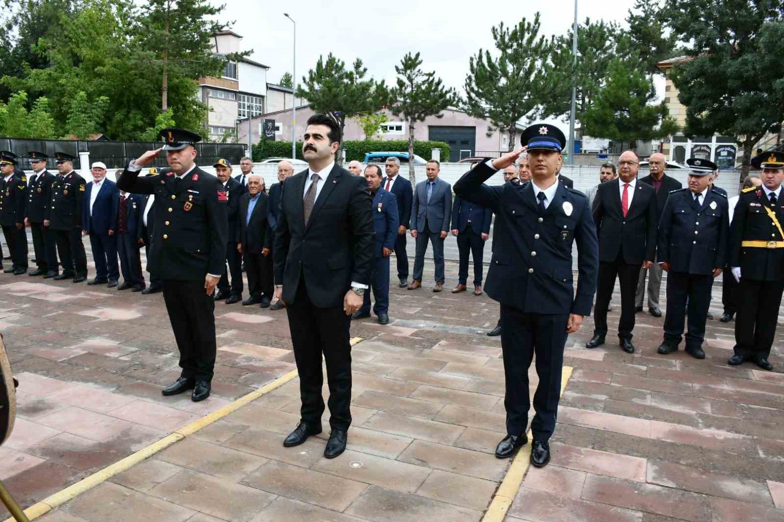 tomarza-da-zafer-bayrami-kutlandi