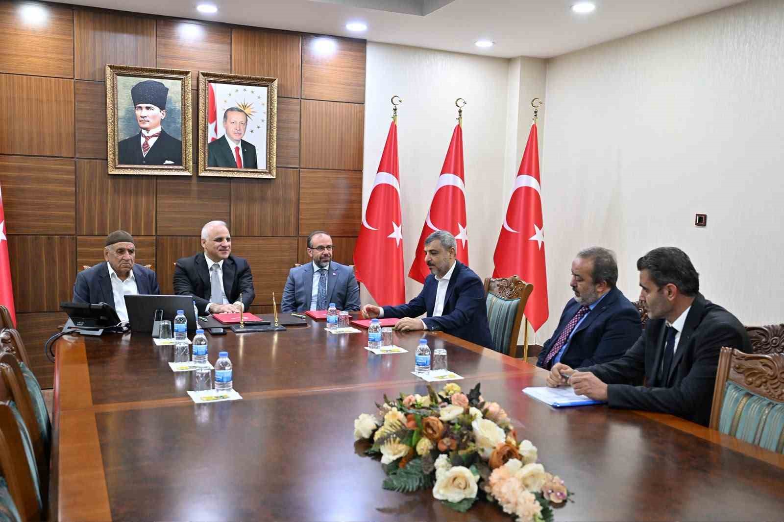 diyarbakir-a-iki-cami-ve-kulliye-kazandirilacak