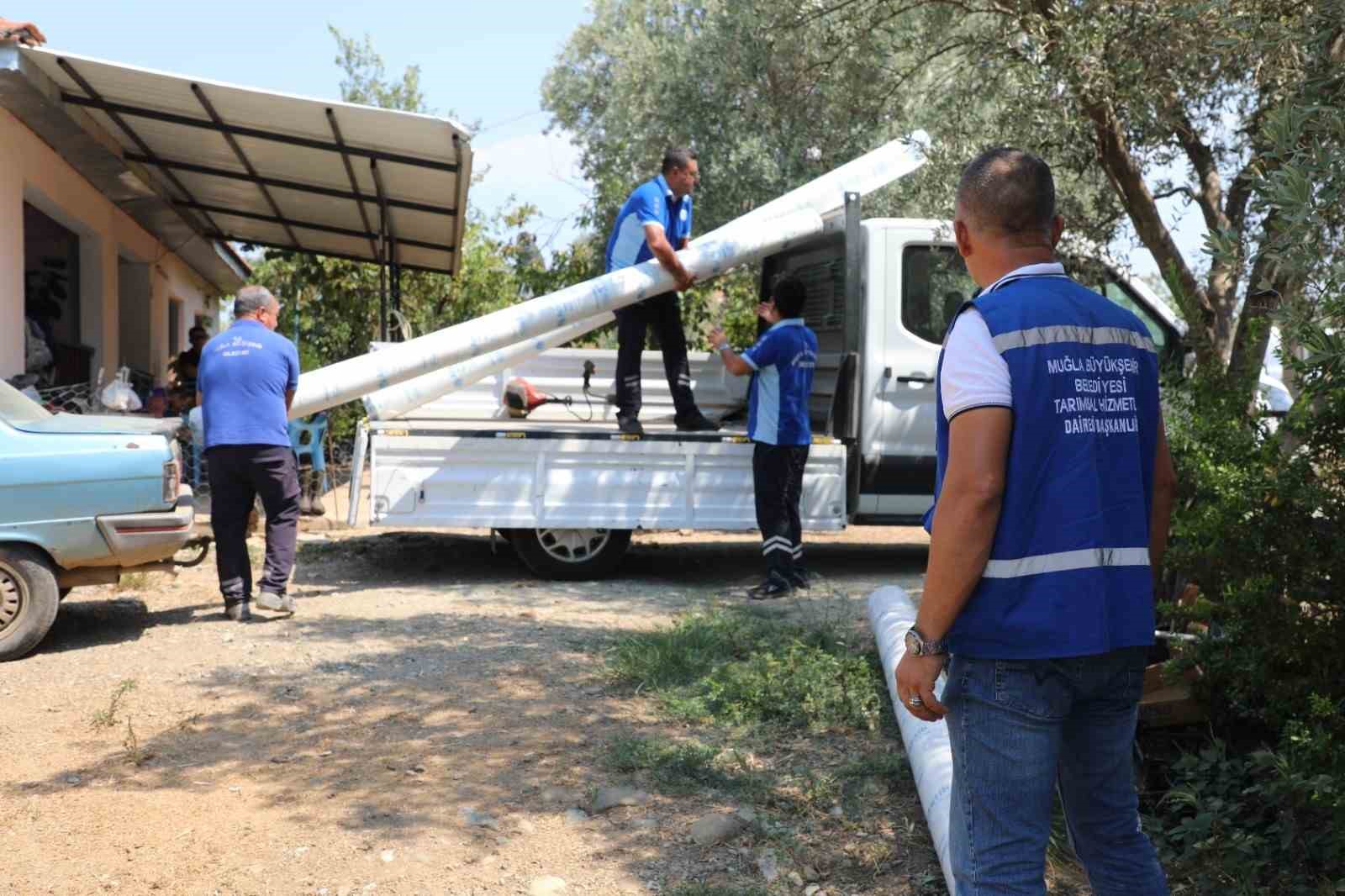 mugla-buyuksehir-den-sel-magduru-ureticilere-sera-naylonu-destegi