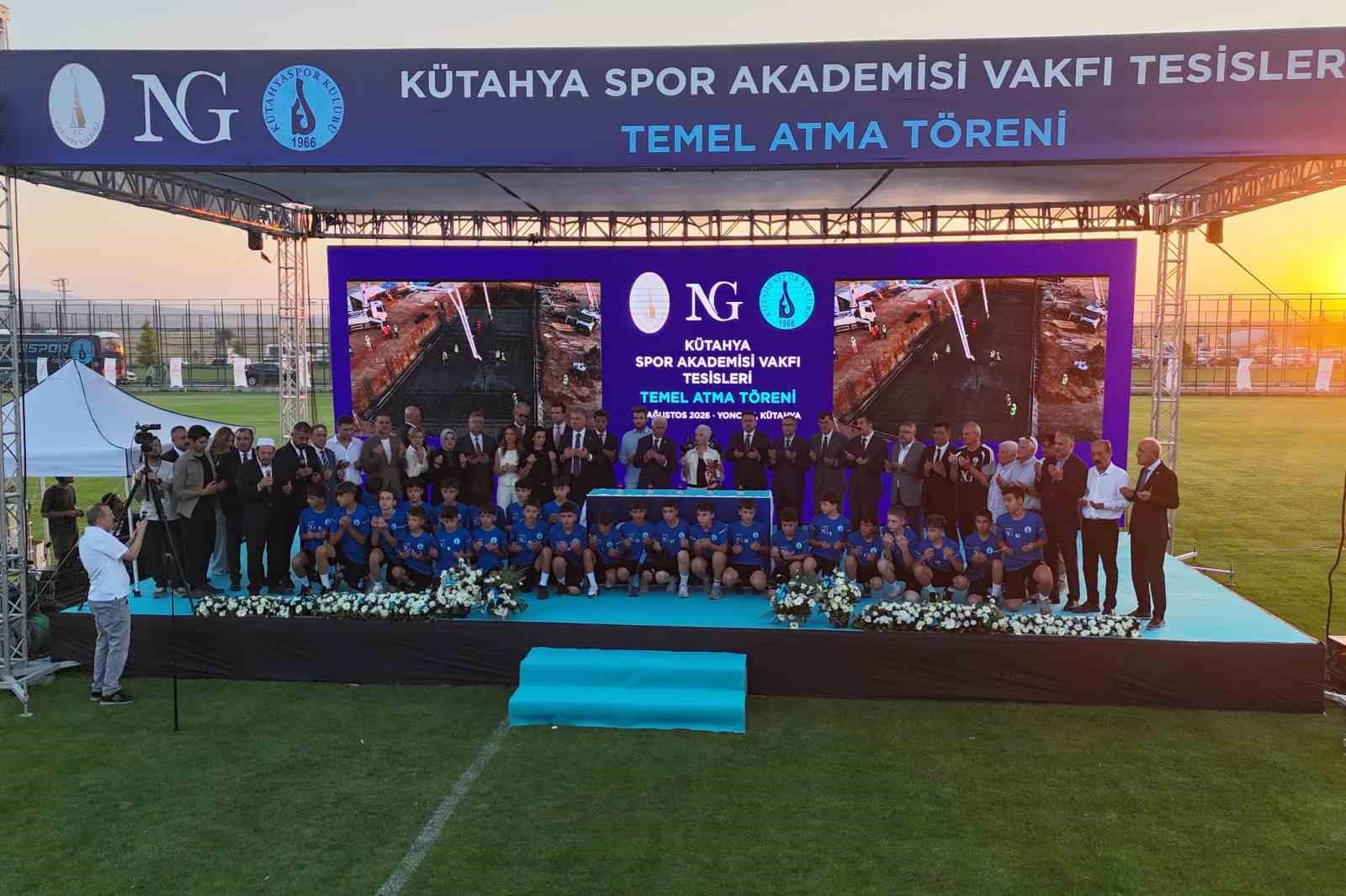 kutahyaspor-akademisi-vakfi-sosyal-tesisleri-nin-temeli-atildi