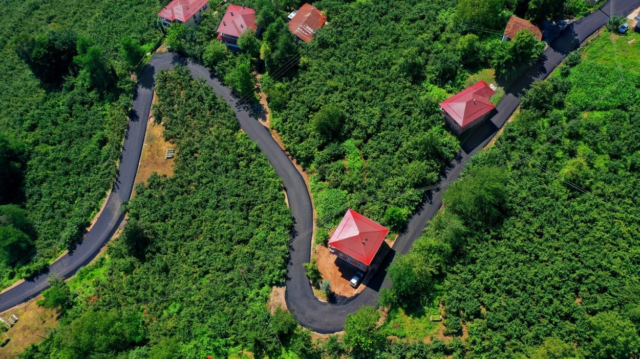 turizme-cikan-yol-sicak-asfaltla-bulustu