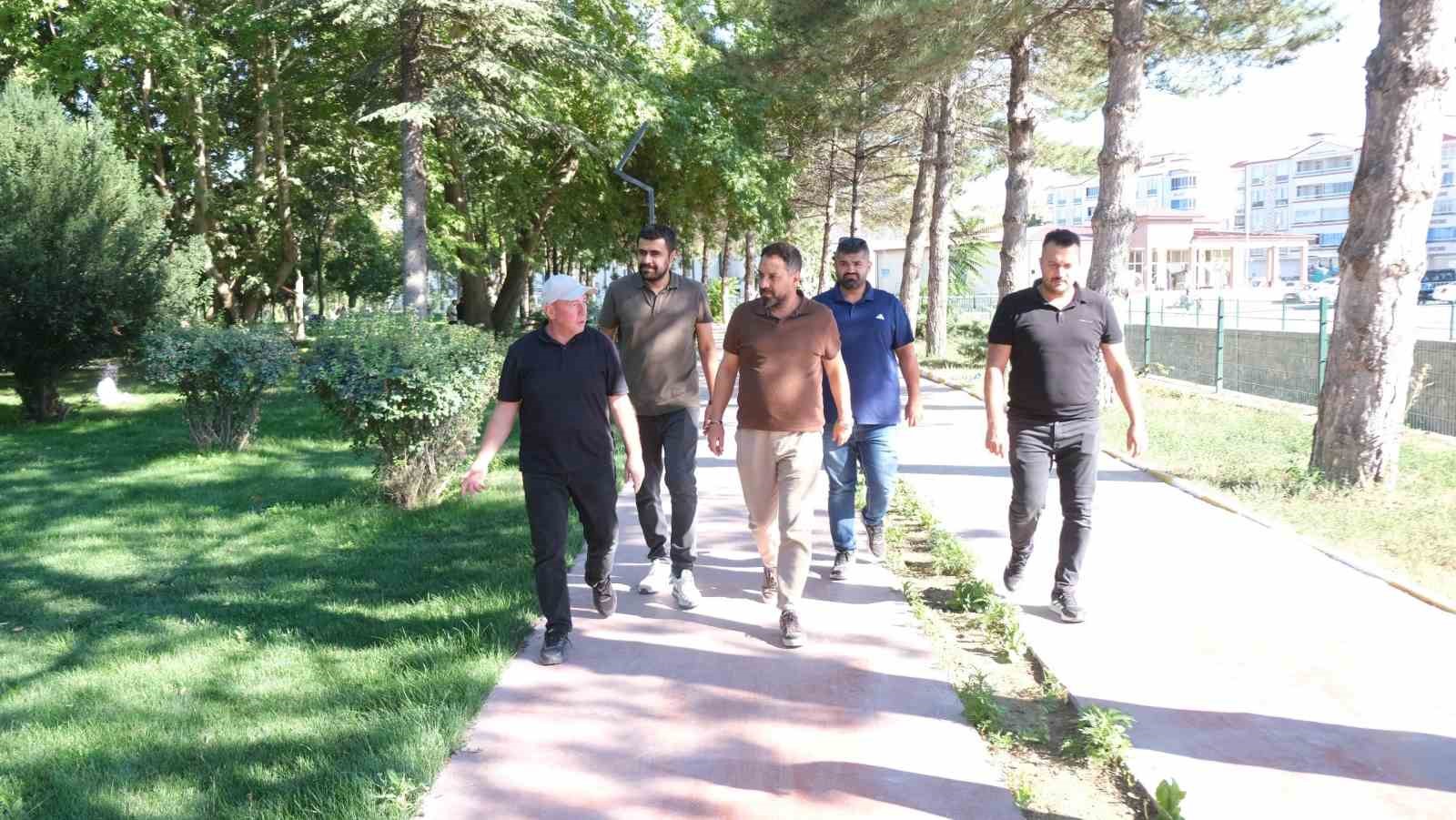 baskan-ekinci-sahadaki-calismalari-inceledi-daha-iyisini-yapmak-icin-calisiyoruz