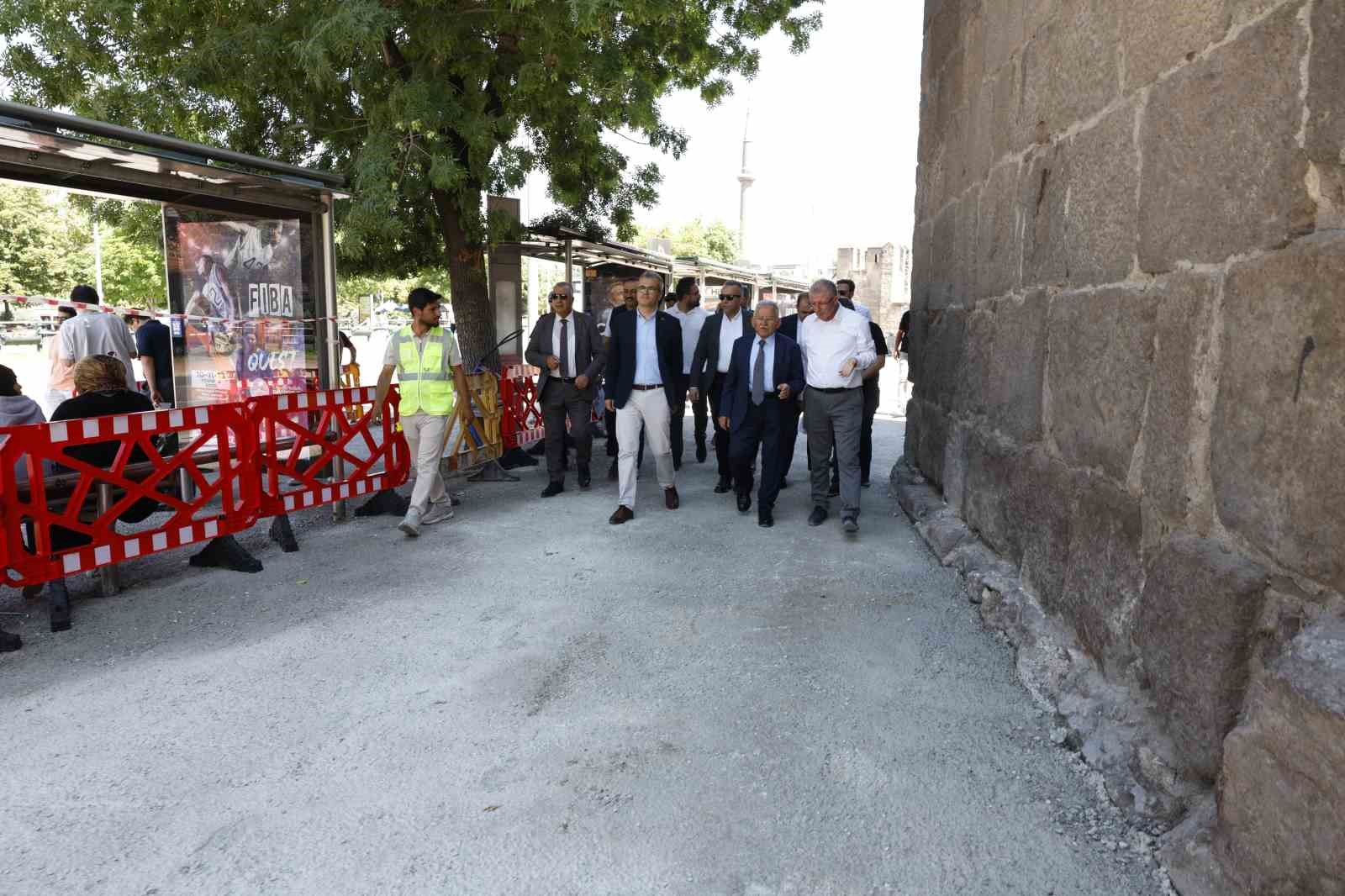 baskan-buyukkilic-tan-cumhuriyet-meydani-ndaki-buyuk-donusume-yakin-takip