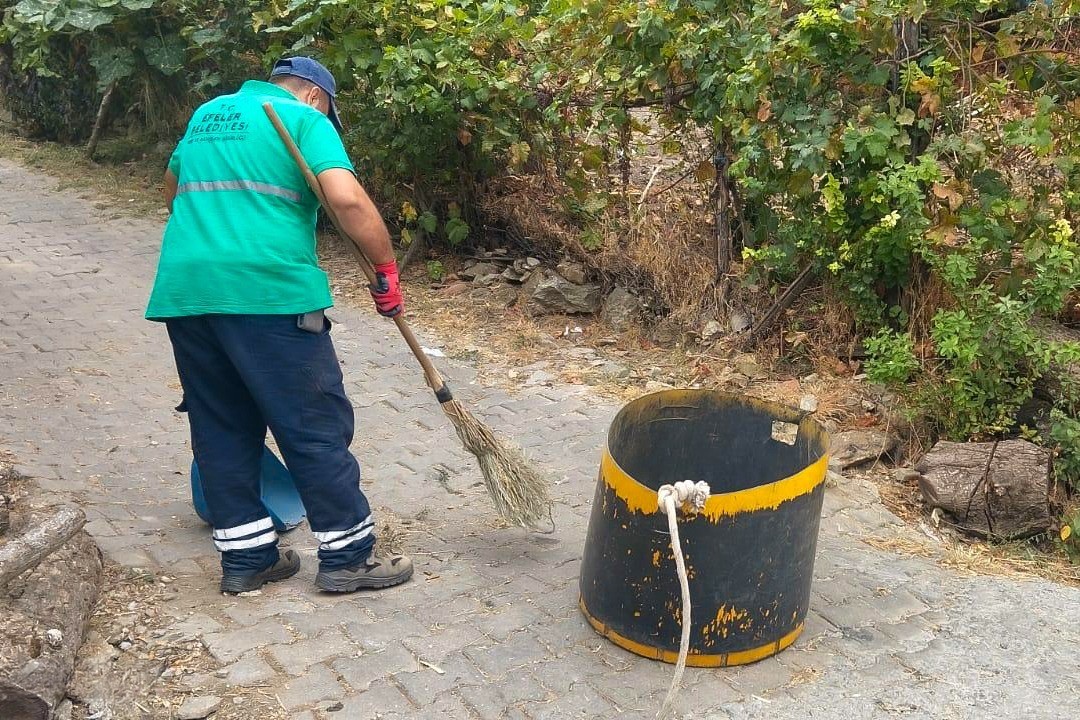 efeler-belediyesi-nden-egrikavak-ta-temizlik-calismasi