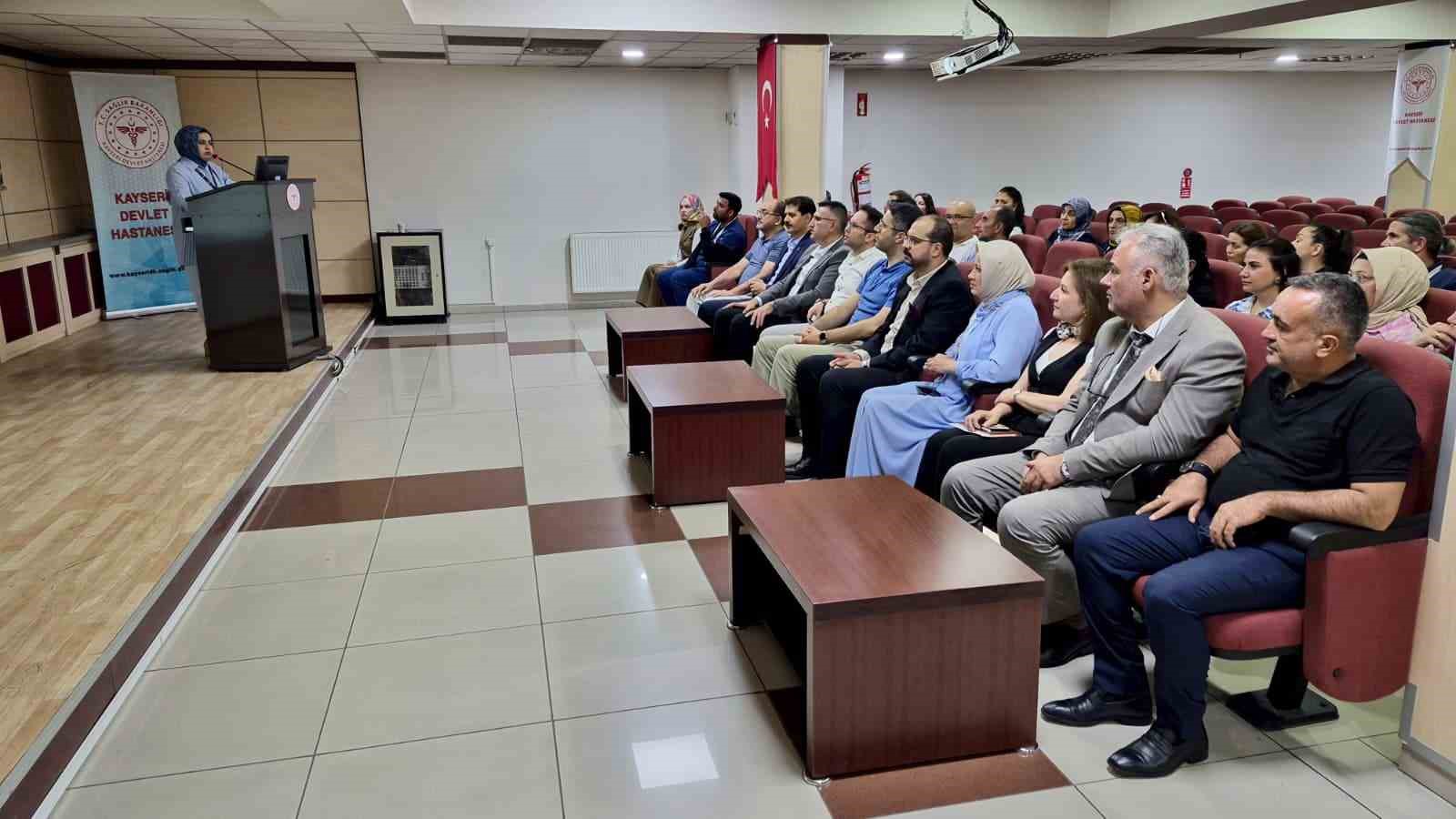 kayseri-devlet-hastanesi-nde-risk-yonetim-kurulu-donemsel-degerlendirme-toplantisi-duzenlendi