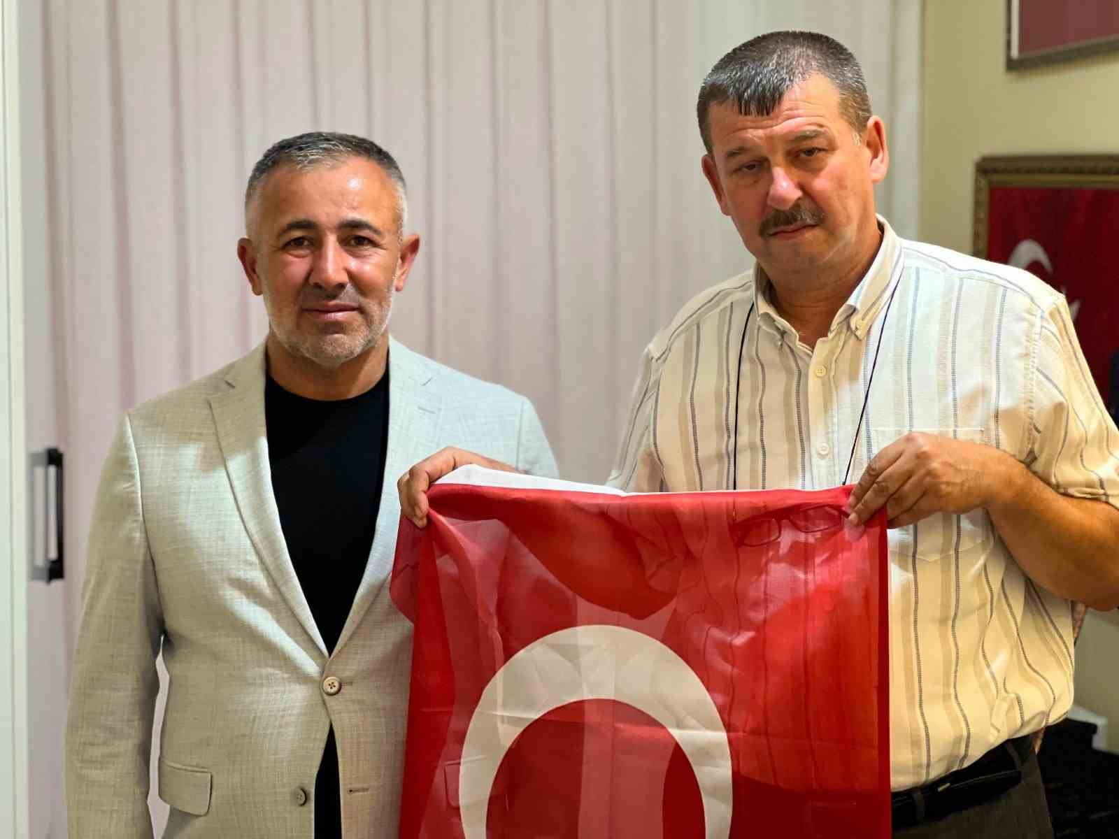 sehit-astsubay-ilhan-ongan-in-ailesine-anlamli-ziyaret