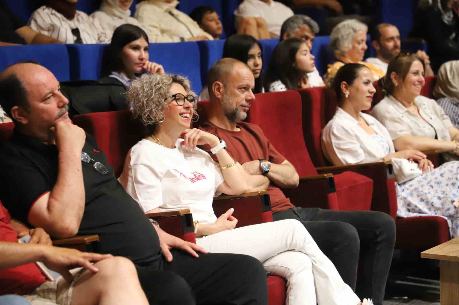 turgutlu-da-babalar-gunu-ne-ozel-ritim-dolu-gece