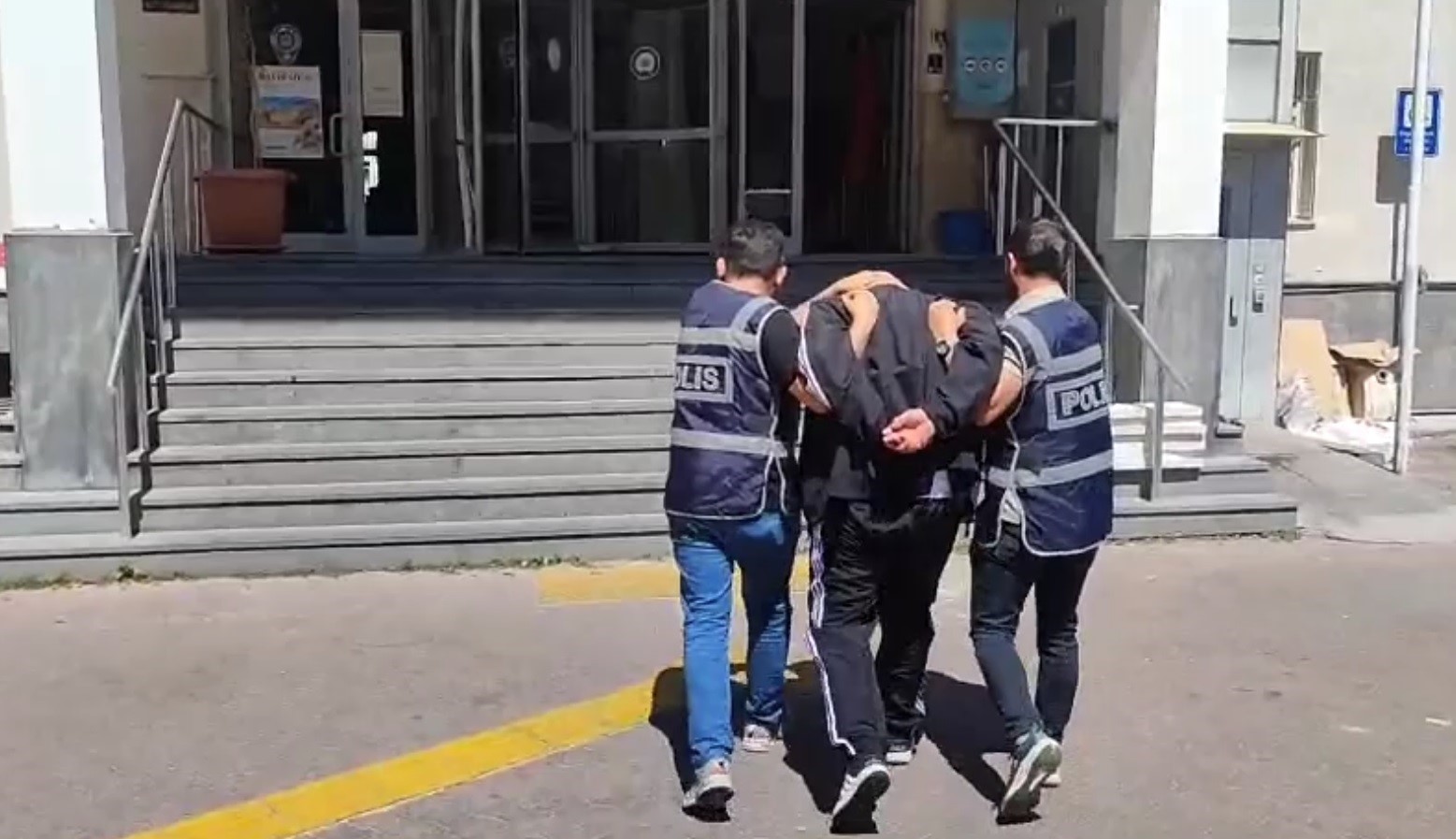 kasten-oldurme-sucundan-agirlastirilmis-hapis-cezasi-bulunan-hukumlu-yakalandi