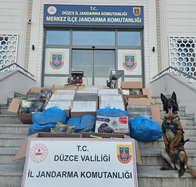 duzce-de-47-bin-200-u-dolu-130-bin-makaron-ele-gecirildi