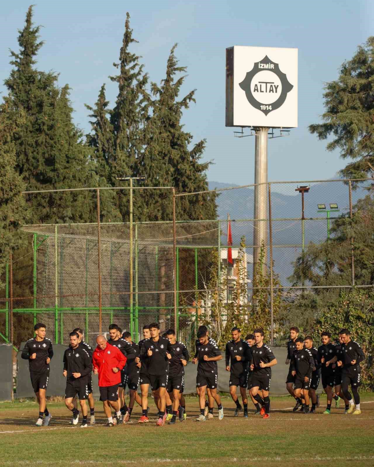 altay-antrenmanlara-baslamadi