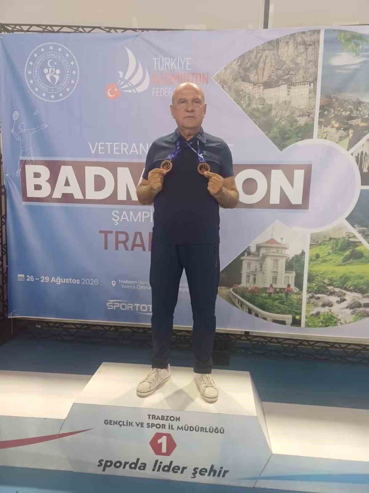 veteranlar-turkiye-badminton-sampiyonasi-nin-3-uncusu-beypazari-ndan