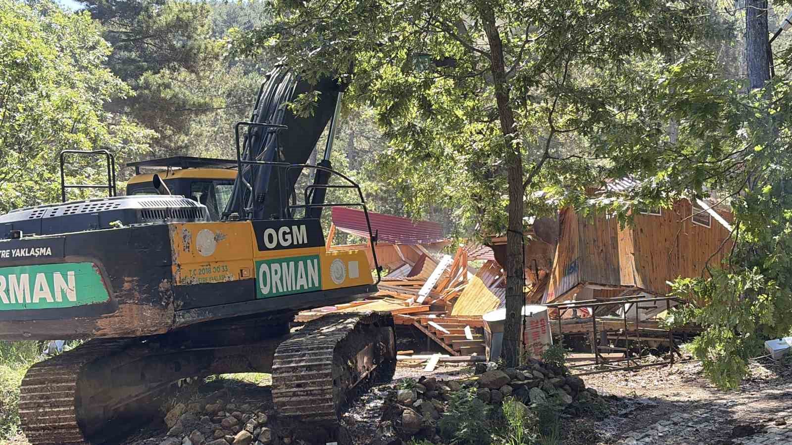 osmaniye-olukbasi-yaylasi-nda-225-usulsuz-yapinin-yikimina-baslandi